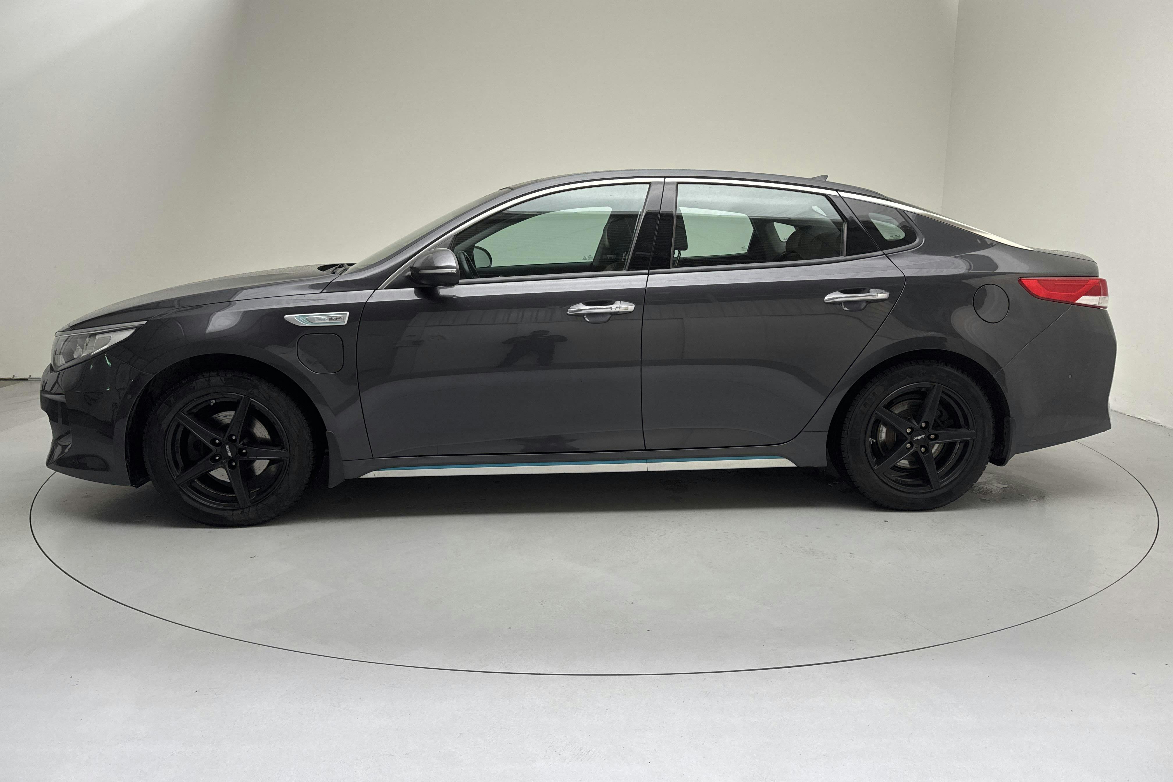 Presentationsfoto 2 av 20: KIA Optima 2.0  Plug-in Hybrid (205hk) - 17 985 mil - Automat - grå - 2017