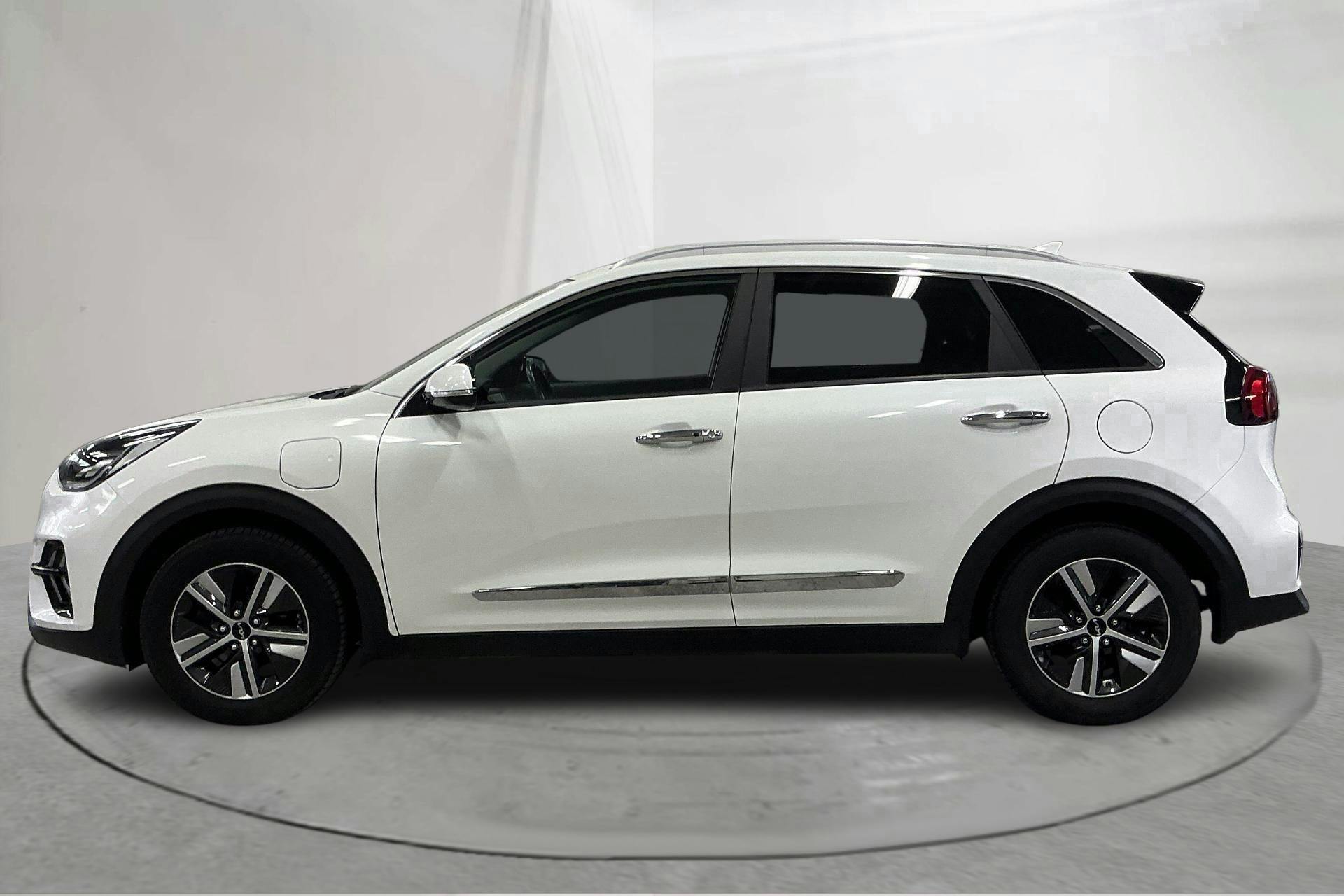 Presentationsfoto 2 av 18: KIA Niro Plug-in Hybrid 1.6 (141hk) - 6 461 mil - Automat - vit - 2022