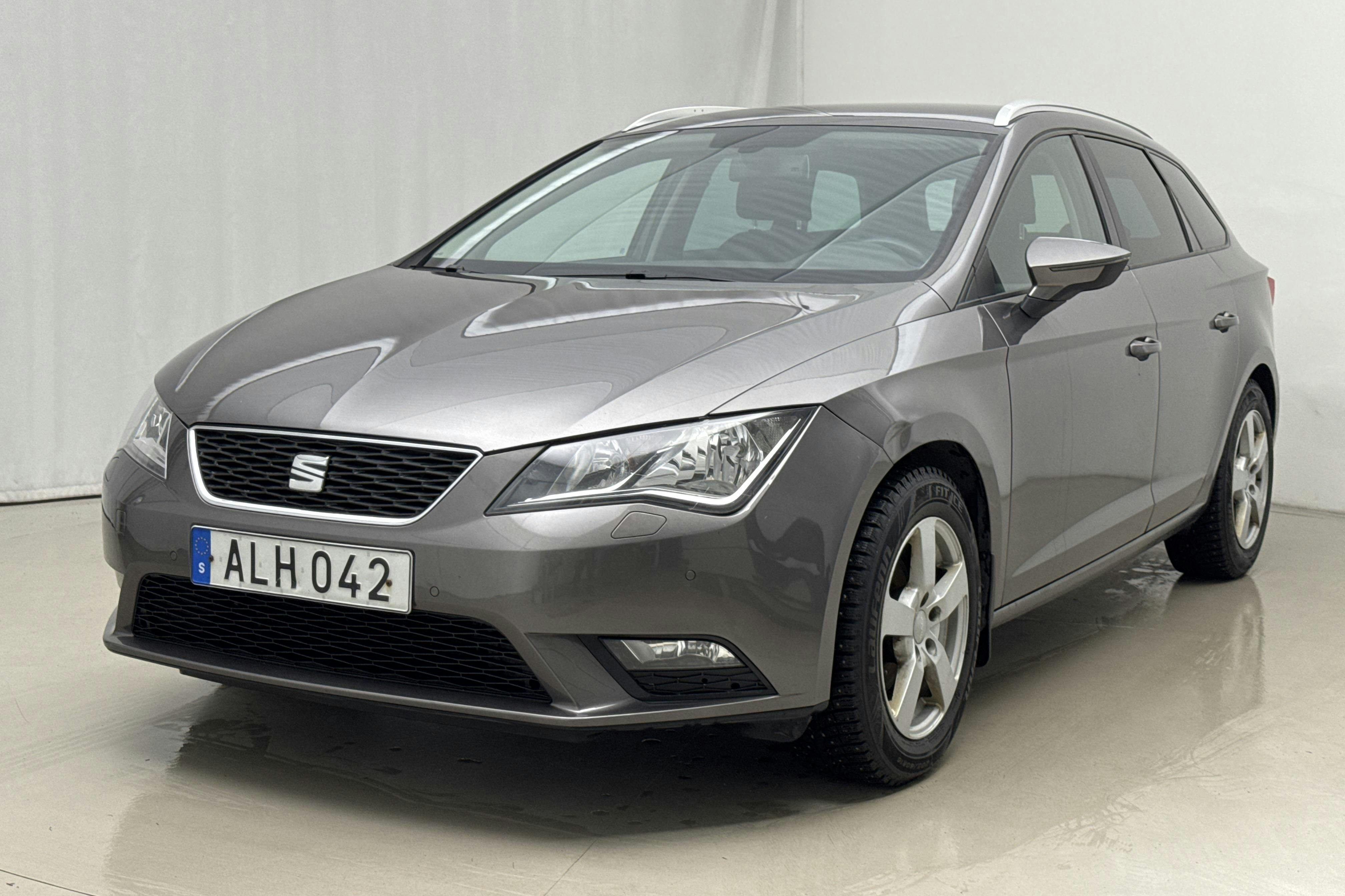 Seat Leon 1.2 TSI ST (110hk) - 149 170 km - Käsitsi - Dark Grey - 2015