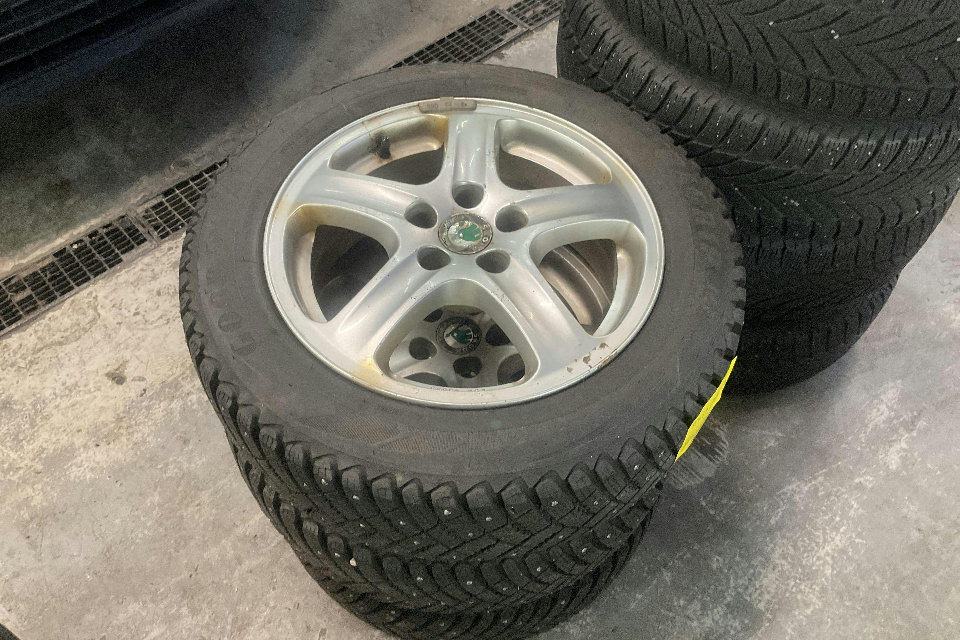 Presentation photo 12 of 12: Skoda Fabia 1.2 TSI Kombi (90hk) - 142 920 km - Manual - white - 2016