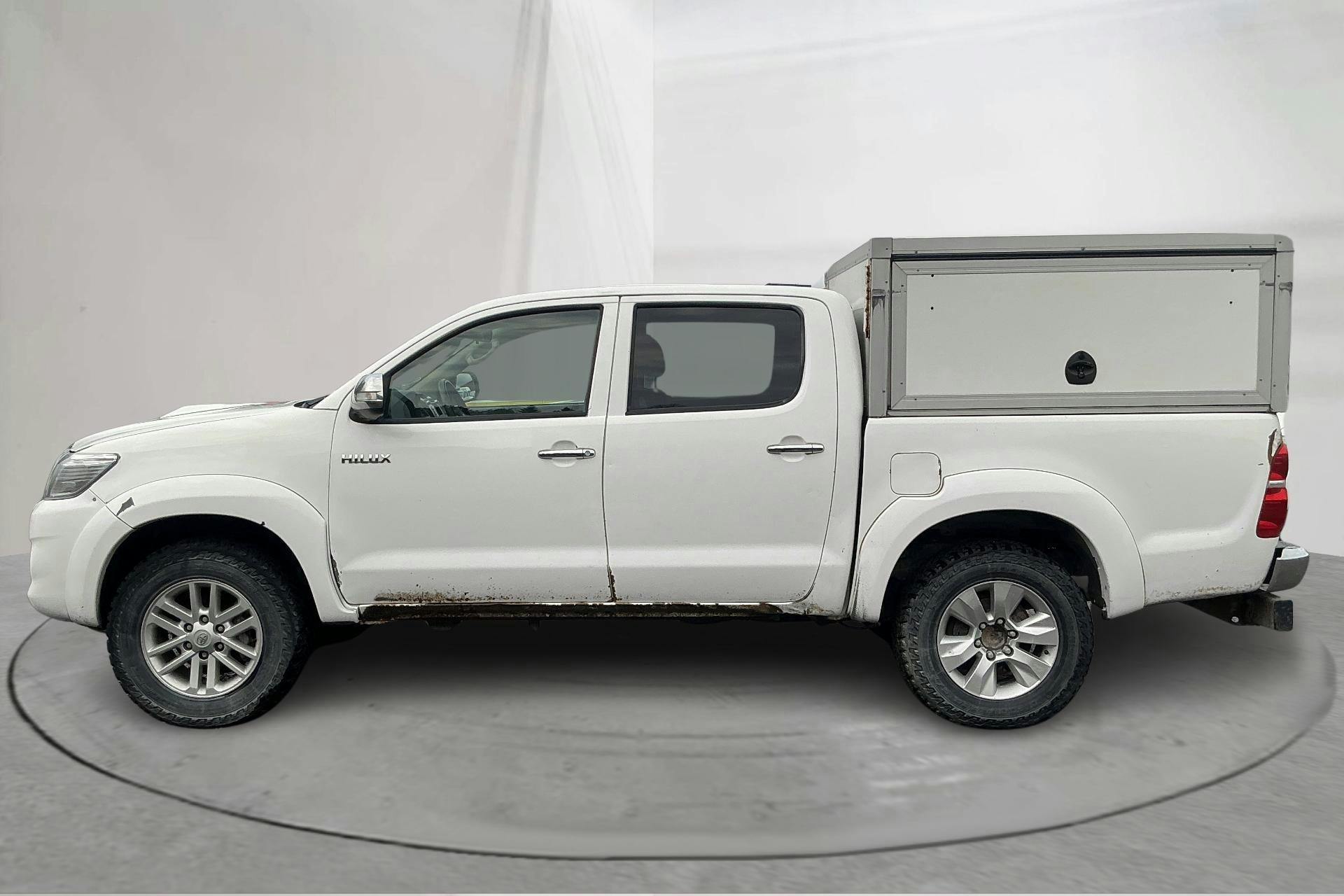 Presentationsfoto 2 av 13: Toyota Hilux 3.0 D-4D 4WD (171hk) - 4 030 mil - Automat - vit - 2015