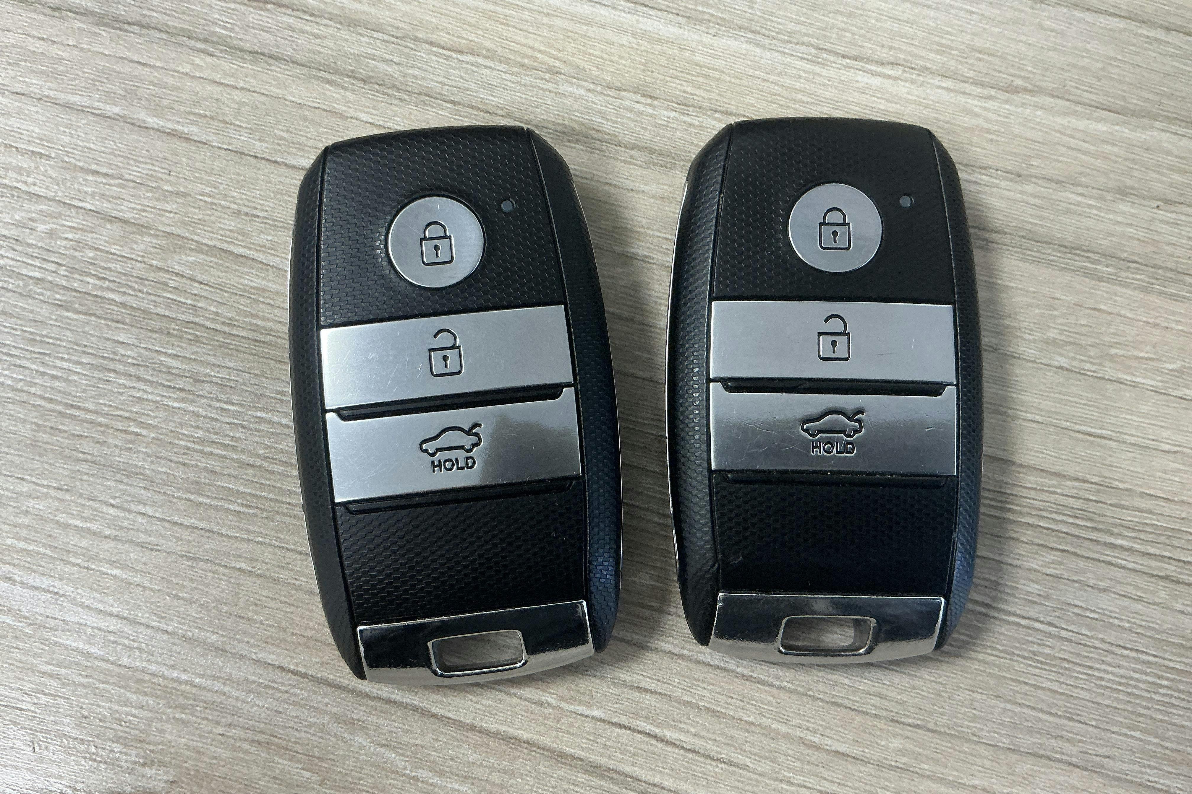 Presentationsfoto 20 av 20: KIA Optima 2.0 GDi Plug-in Hybrid SW (205hk) - 17 200 mil - Automat - vit - 2018