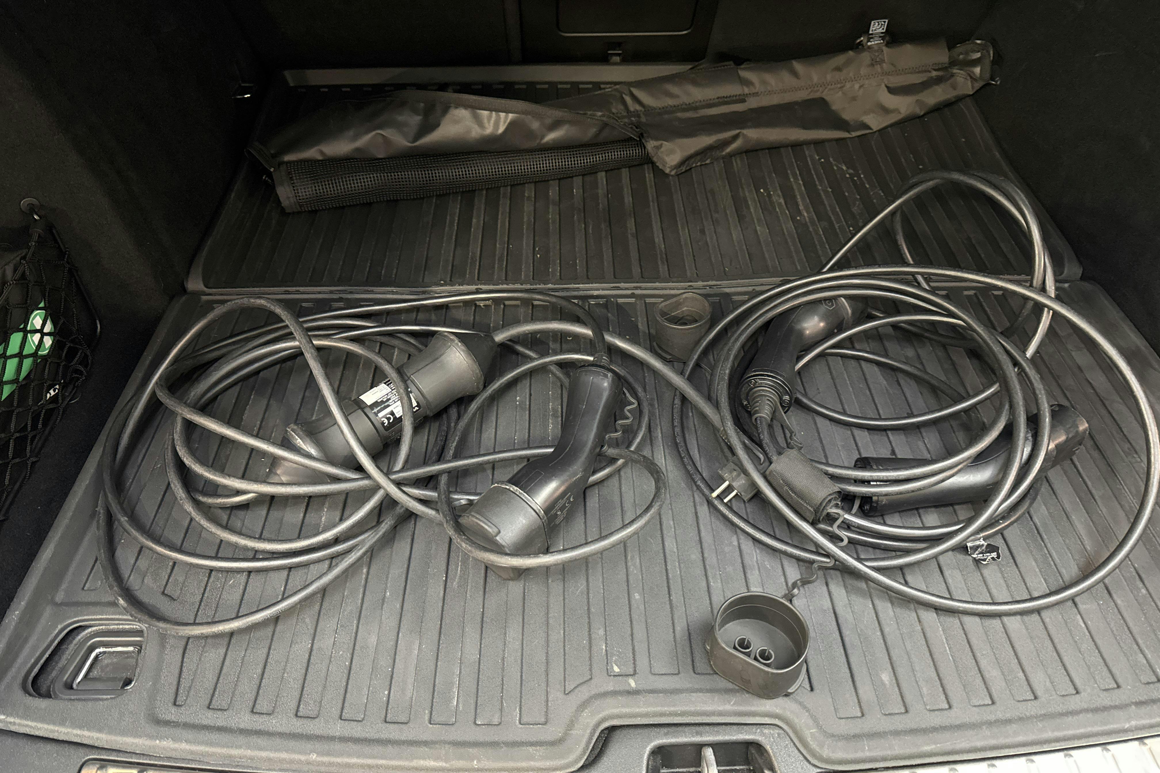 Presentation photo 19 of 19: Volvo V60 T6 AWD Twin Engine (340hk) - 118 160 km - Automatic - gray - 2022