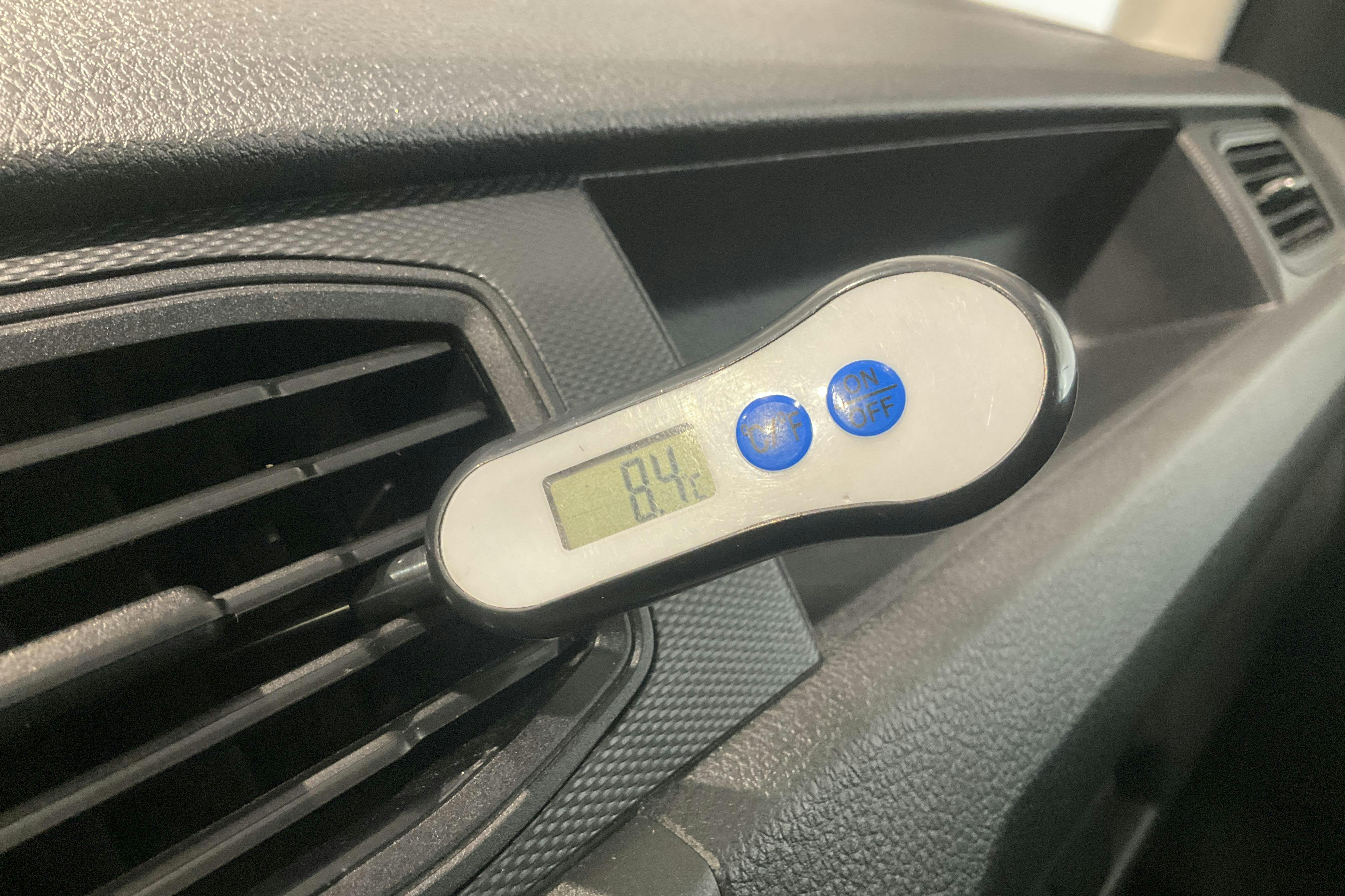 Presentationsfoto 15 av 15: VW Caddy 2.0 TDI Skåp (102hk) - 11 760 mil - Automat - vit - 2020