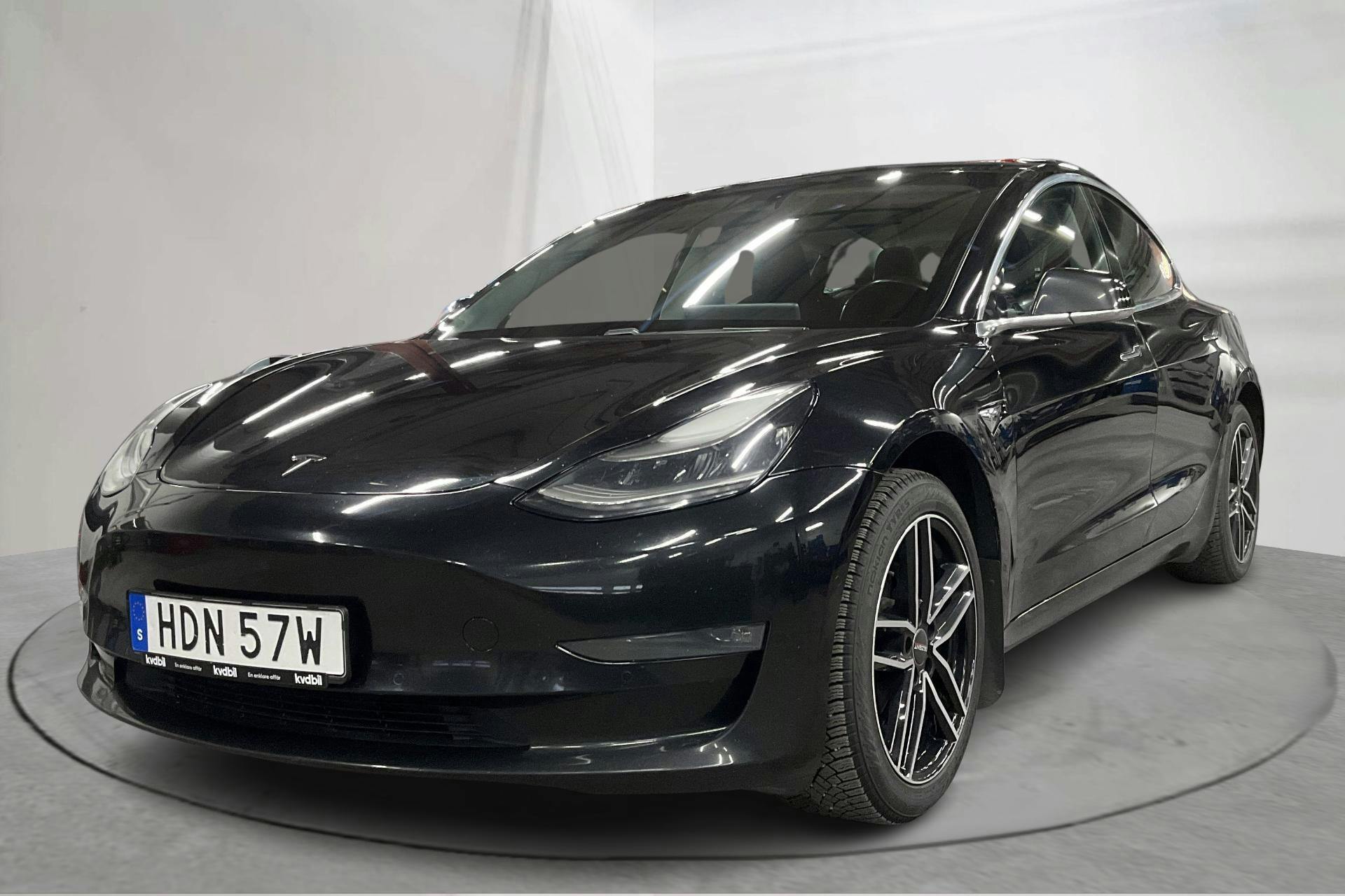 Presentation photo 1 of 20: Tesla Model 3 Standard Range RWD - 180 580 km - Automatic - black - 2019