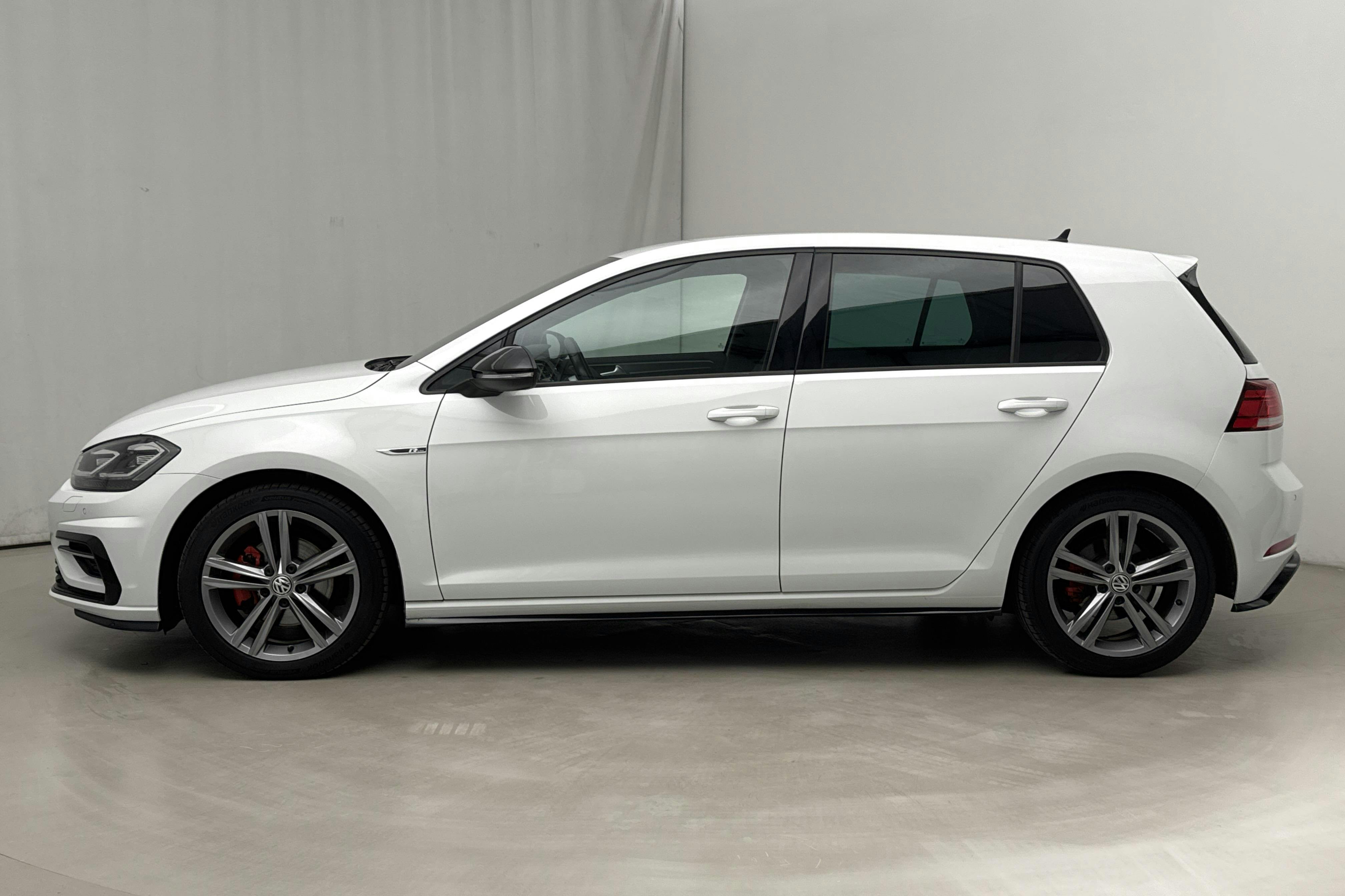 Esittelykuva 2 osoitteesta 19: VW Golf VII 1.5 TSI 5dr (150hk) - 55 100 km - Manuaalinen - valkoinen - 2019