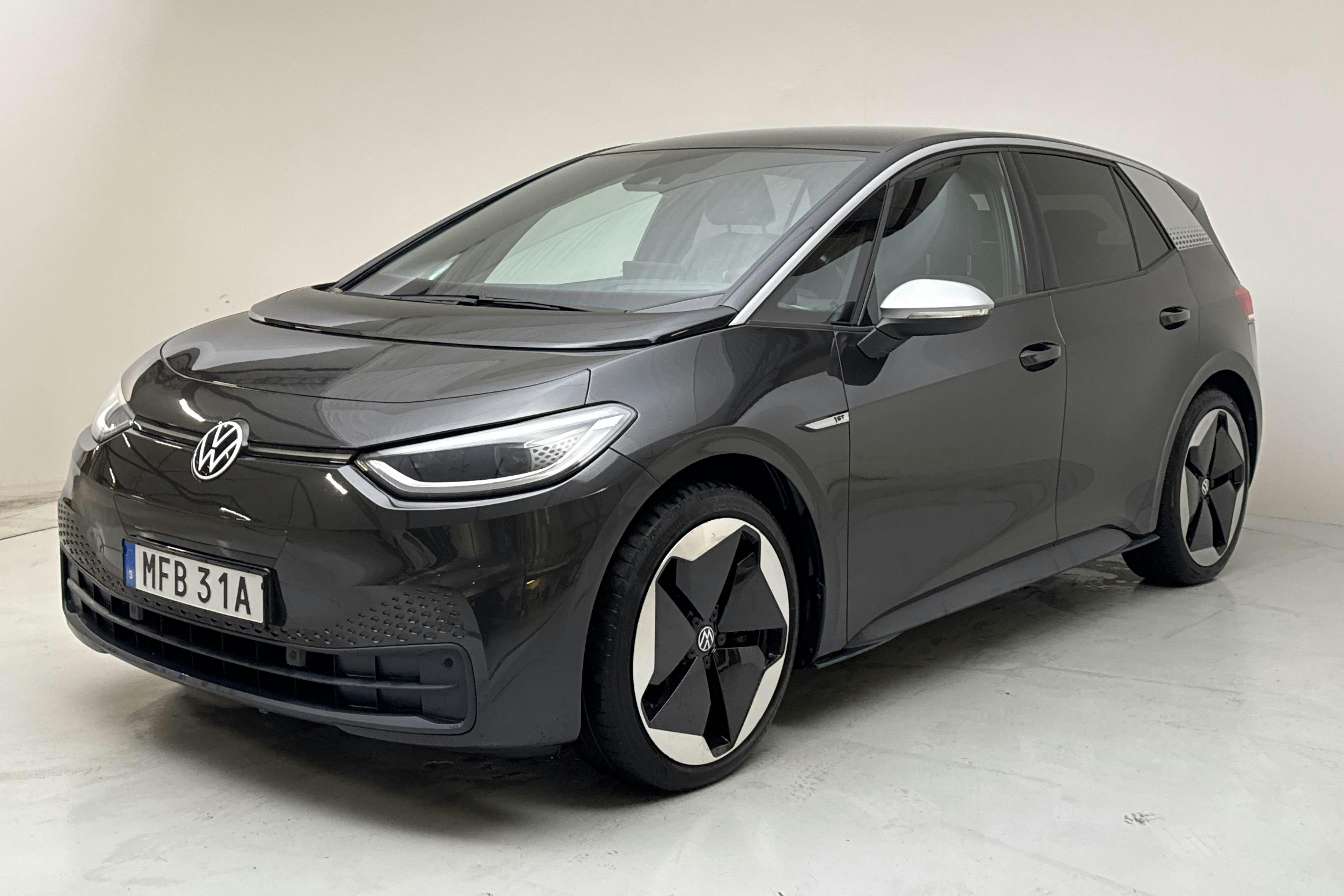 Presentationsfoto 1 av 17: VW ID.3 58kWh (204hk) - 5 168 mil - Automat - Dark Grey - 2021