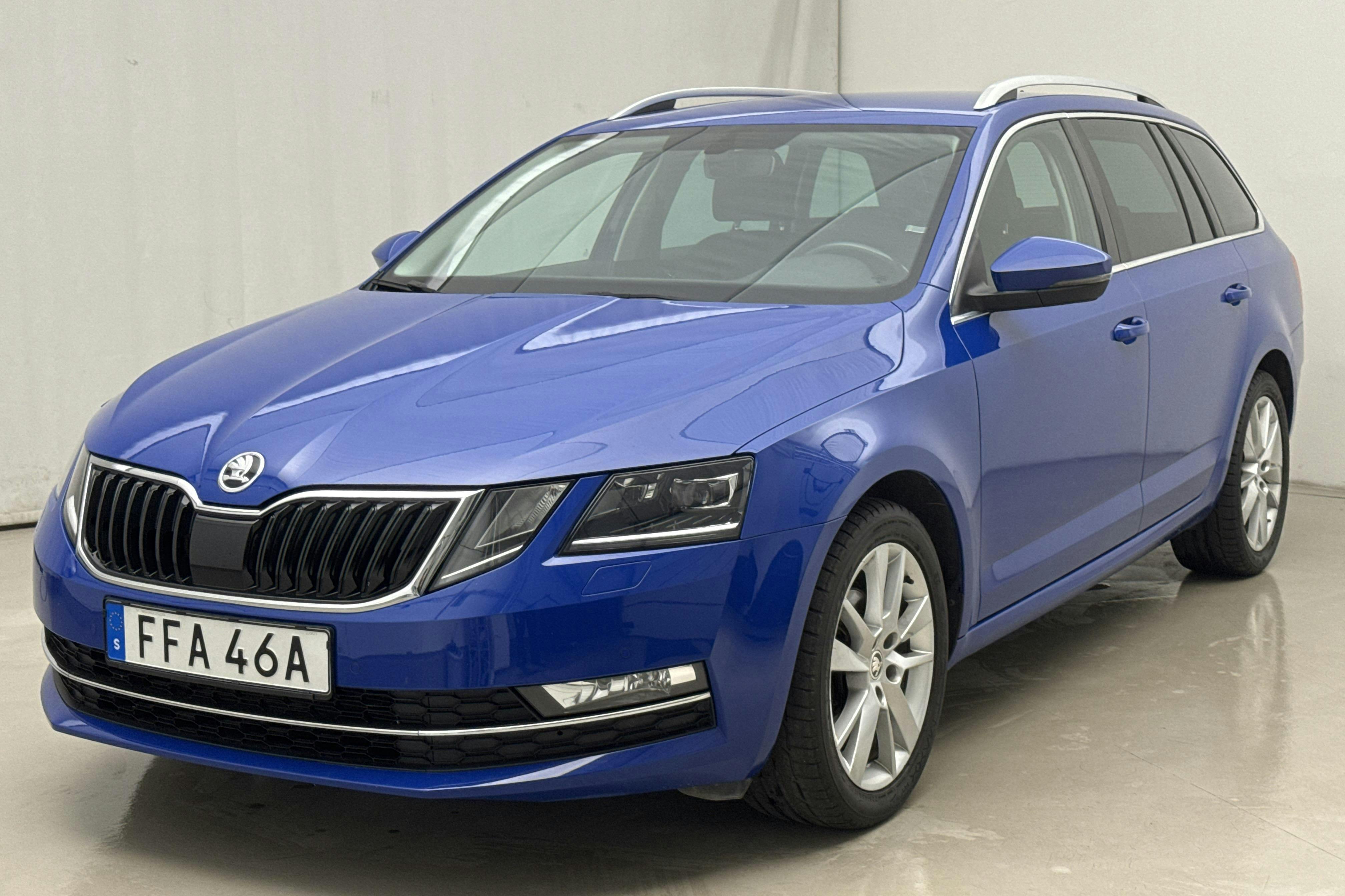 Presentationsfoto 1 av 17: Skoda Octavia III 1.5 TSI G-TEC Combi (130hk) - 6 689 mil - Automat - blå - 2020