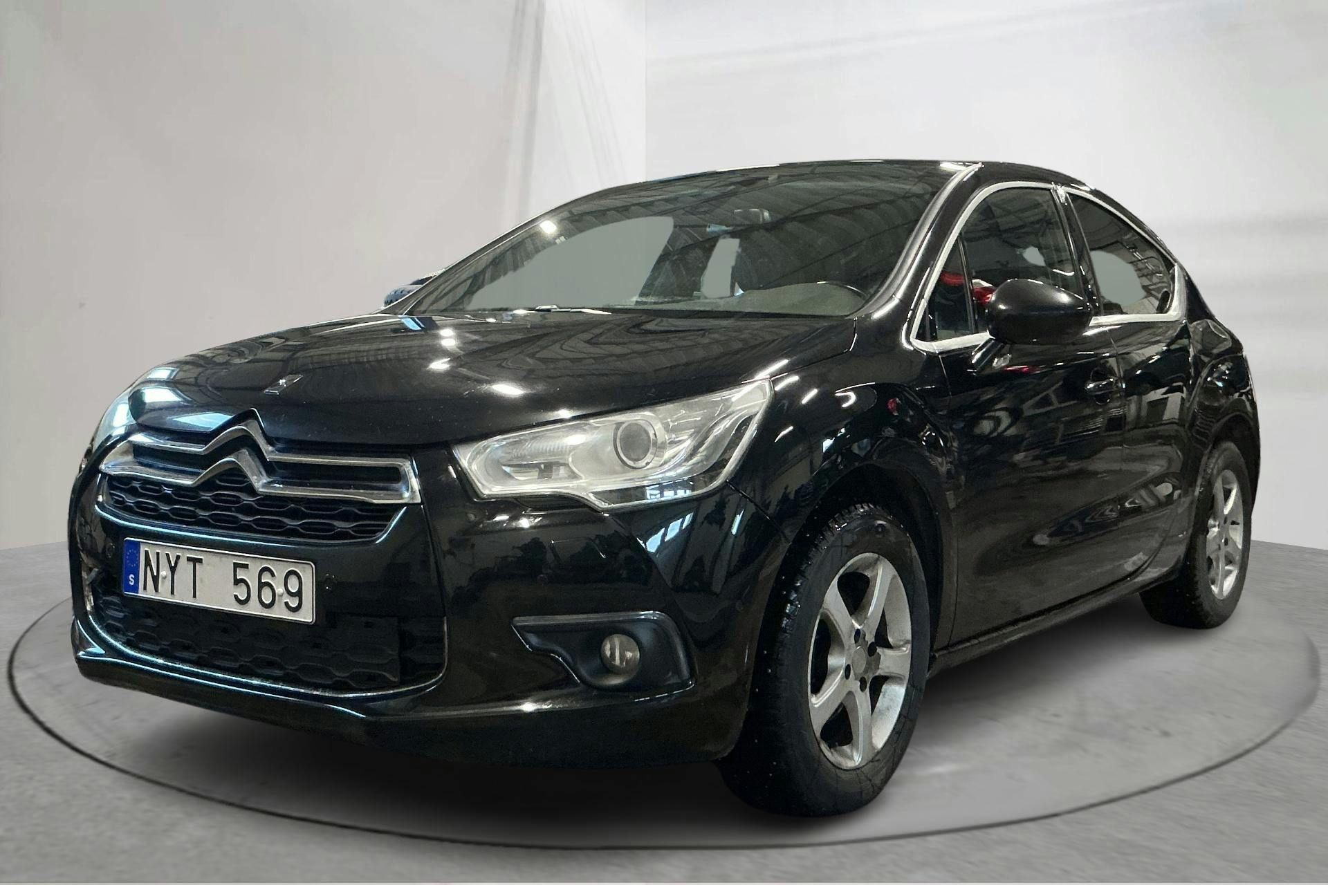 Presentation photo 1 of 13: Citroën DS4 1.6 e-HDi (110hk) - 236 810 km - Automatic - black - 2011