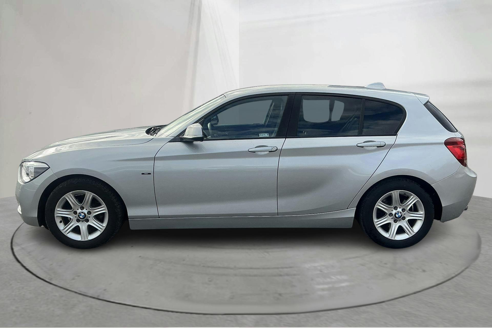 Esitlusfoto 2 aadressil 12: BMW 118d 5dr, F20 (143hk) - 166 720 km - Automaatne - hõbe - 2013