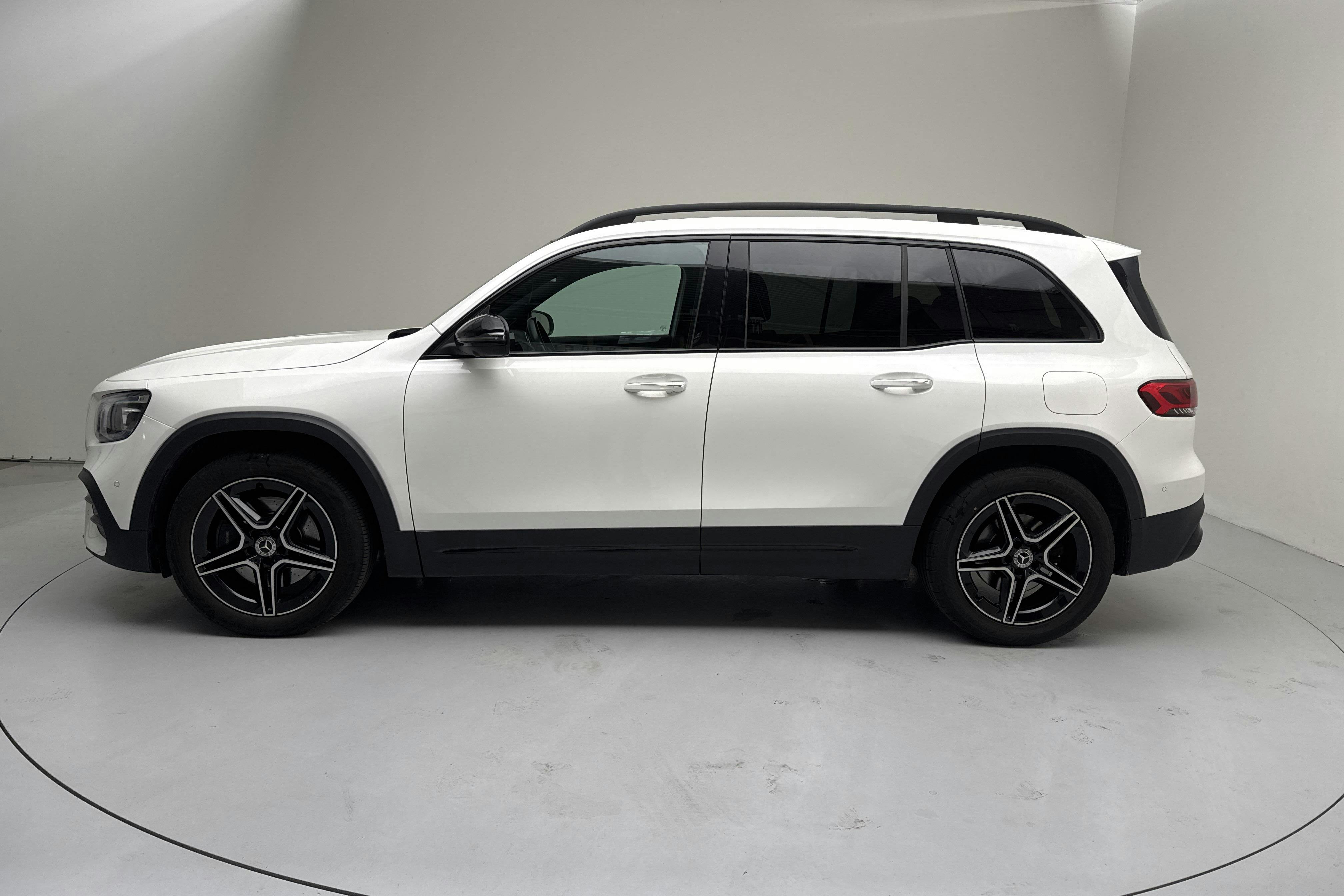 Esittelykuva 2 osoitteesta 20: Mercedes GLB 250 4MATIC X247 (224hk) - 96 750 km - Automaattinen - valkoinen - 2020