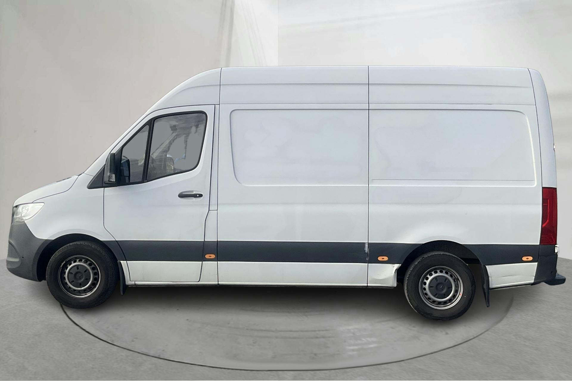 Presentationsfoto 2 av 11: Mercedes Sprinter 315 CDI Skåp RWD (150hk) - 13 679 mil - Automat - vit - 2021