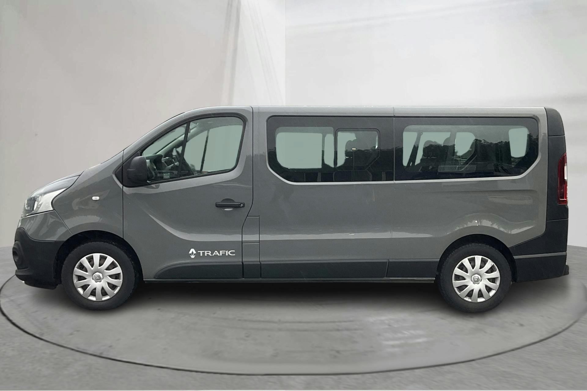 Presentationsfoto 2 av 11: Renault Trafic 1.6 dCi Kombi (120hk) - 11 087 mil - Manuell - Dark Grey - 2019