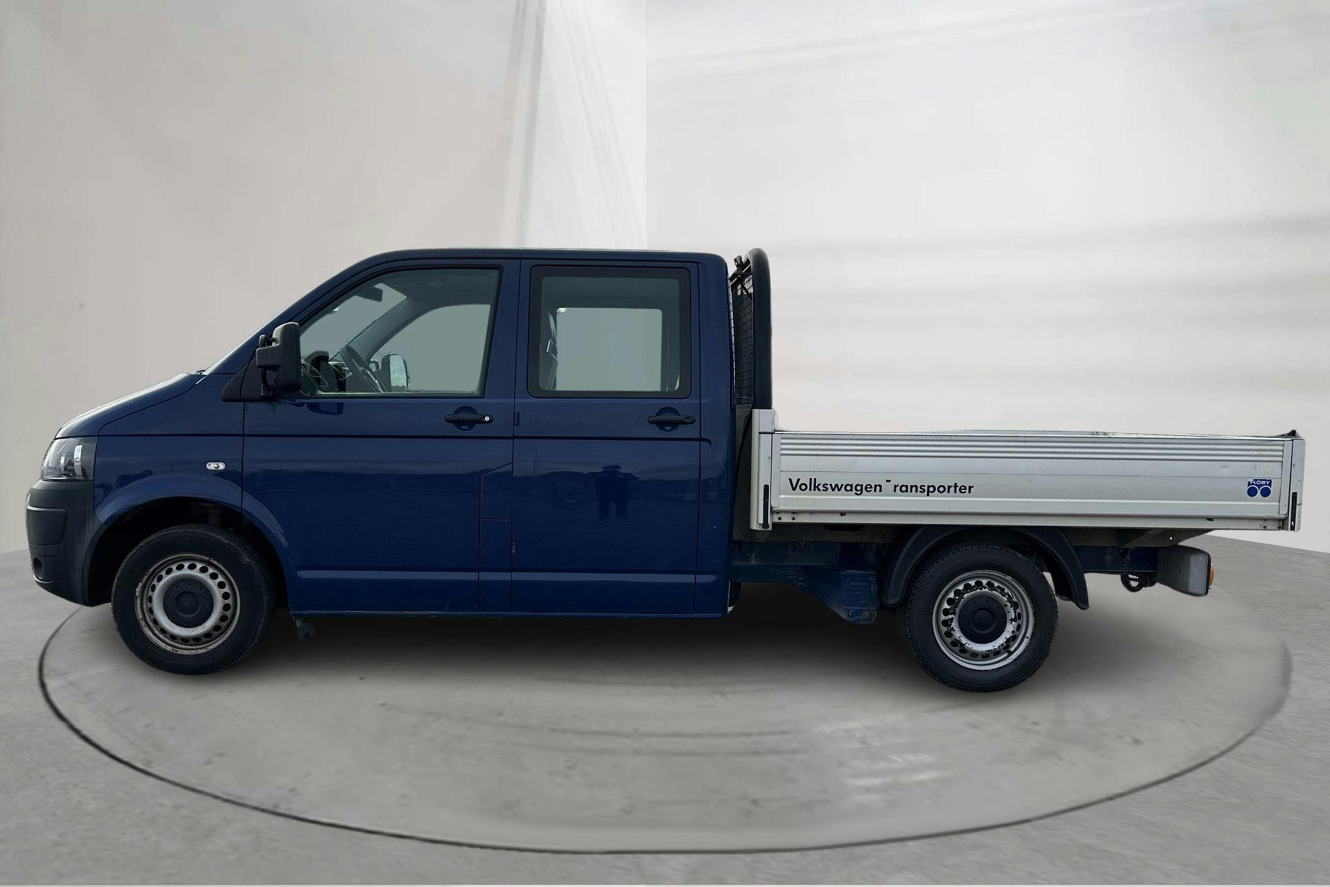 Presentationsfoto 2 av 16: VW Transporter T5 2.0 TDI Pickup (102hk) - 12 745 mil - Manuell - blå - 2015