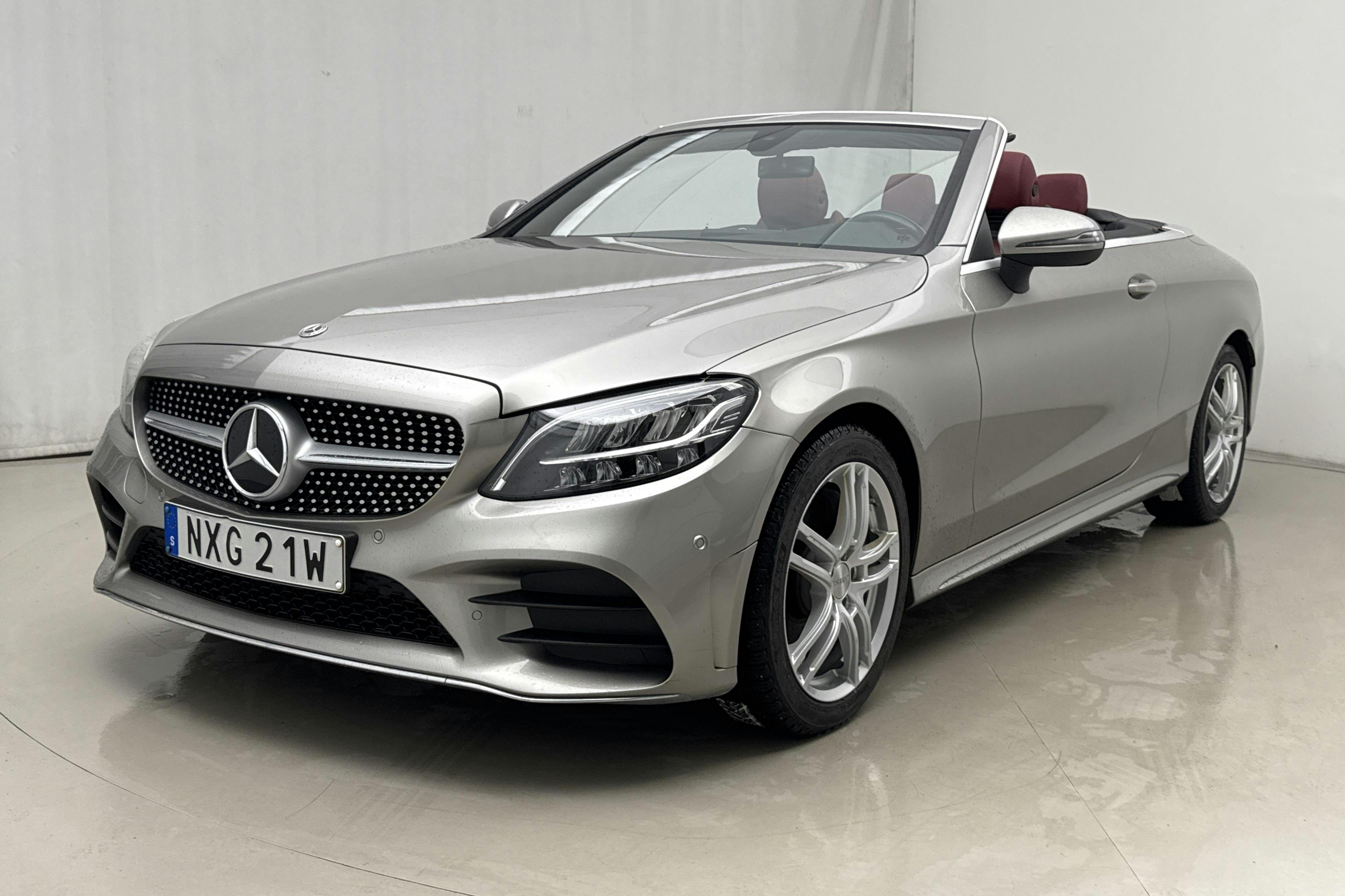 Presentationsfoto 1 av 28: Mercedes C 300 4MATIC Cabriolet A205 (258hk) - 7 067 mil - Automat - silver - 2022