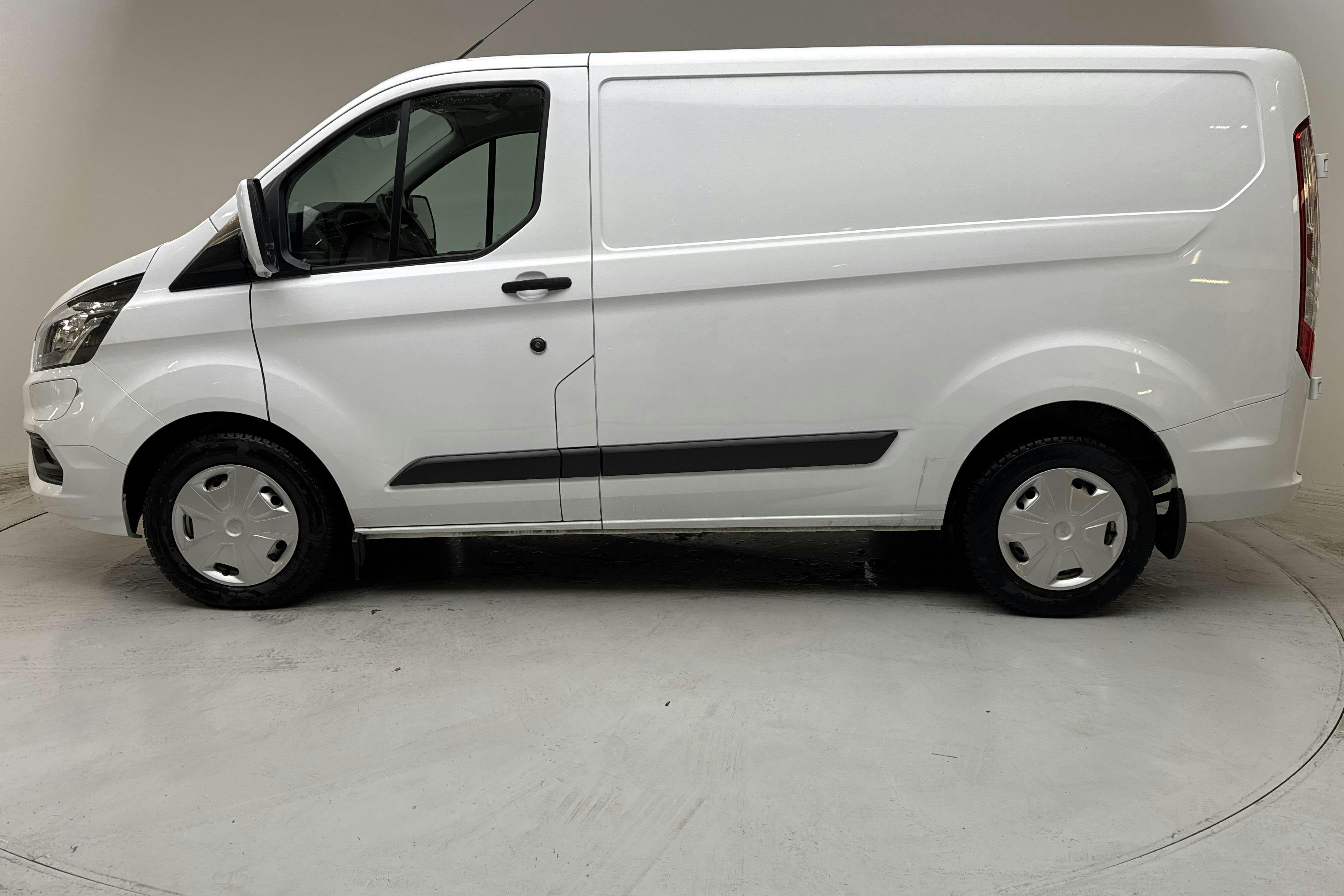 Presentation photo 2 of 12: Ford Transit Custom 340 PHEV - 51 720 km - Automatic - white - 2022