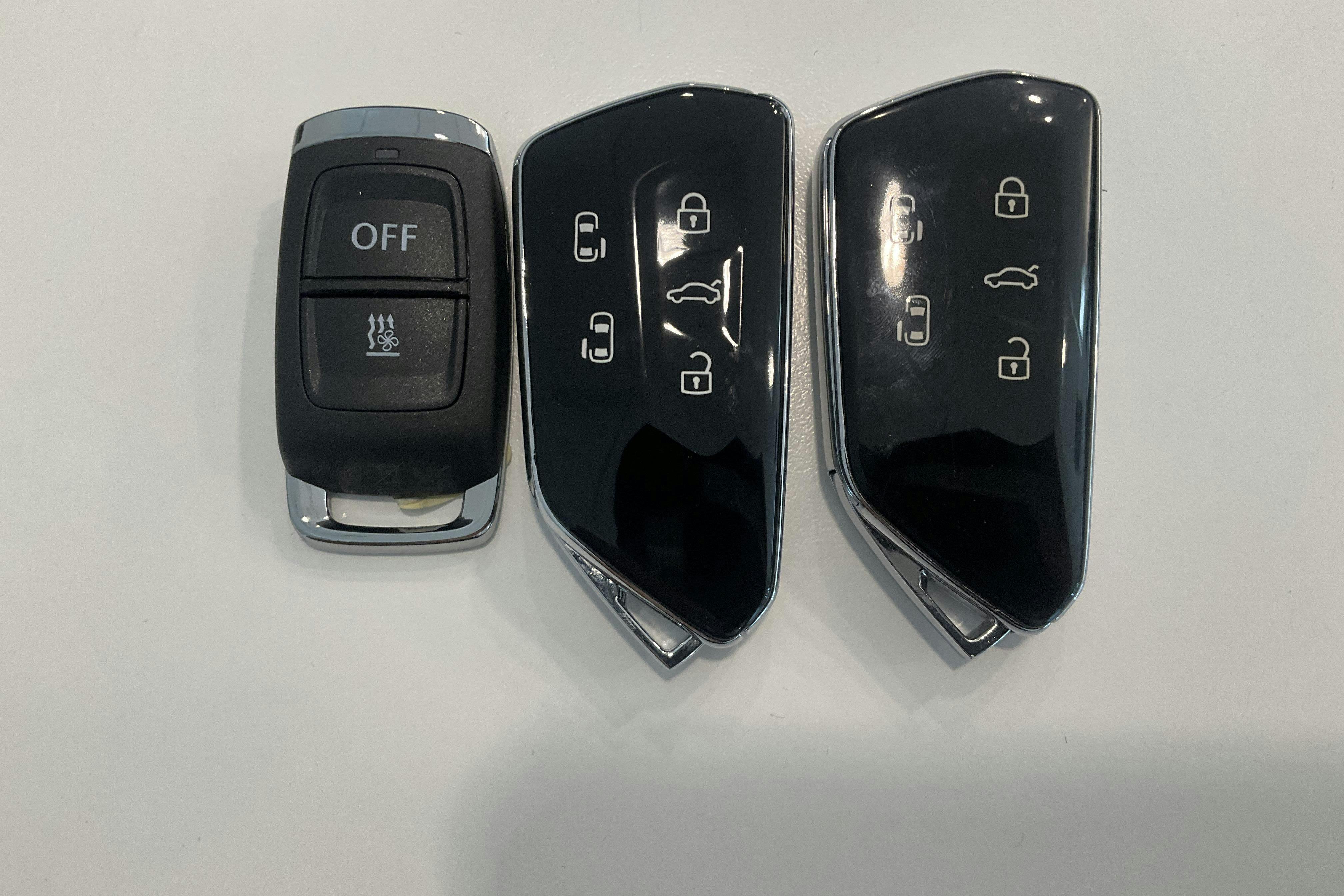 Presentationsfoto 25 av 25: VW Multivan T7 2.0 TDI (150hk) - 4 595 mil - Automat - grå - 2023