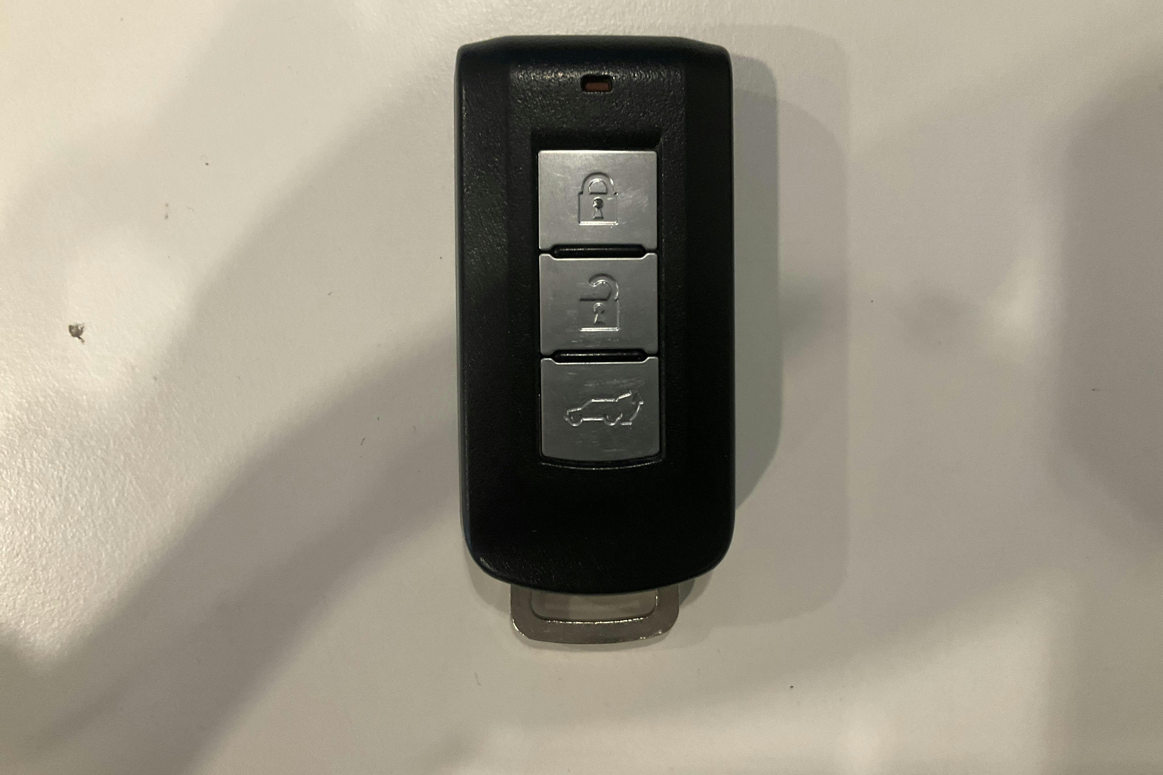 Presentation photo 20 of 20: Mitsubishi Outlander 2.0 Plug-in Hybrid 4WD (121hk) - 241 890 km - Automatic - black - 2014