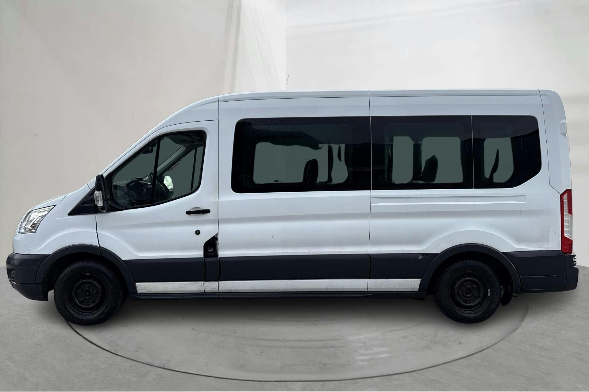 Presentationsfoto 2 av 20: Ford Transit 350 Kombi 2.0 TDCi 2WD  (130hk) - 47 870 mil - Manuell - vit - 2016
