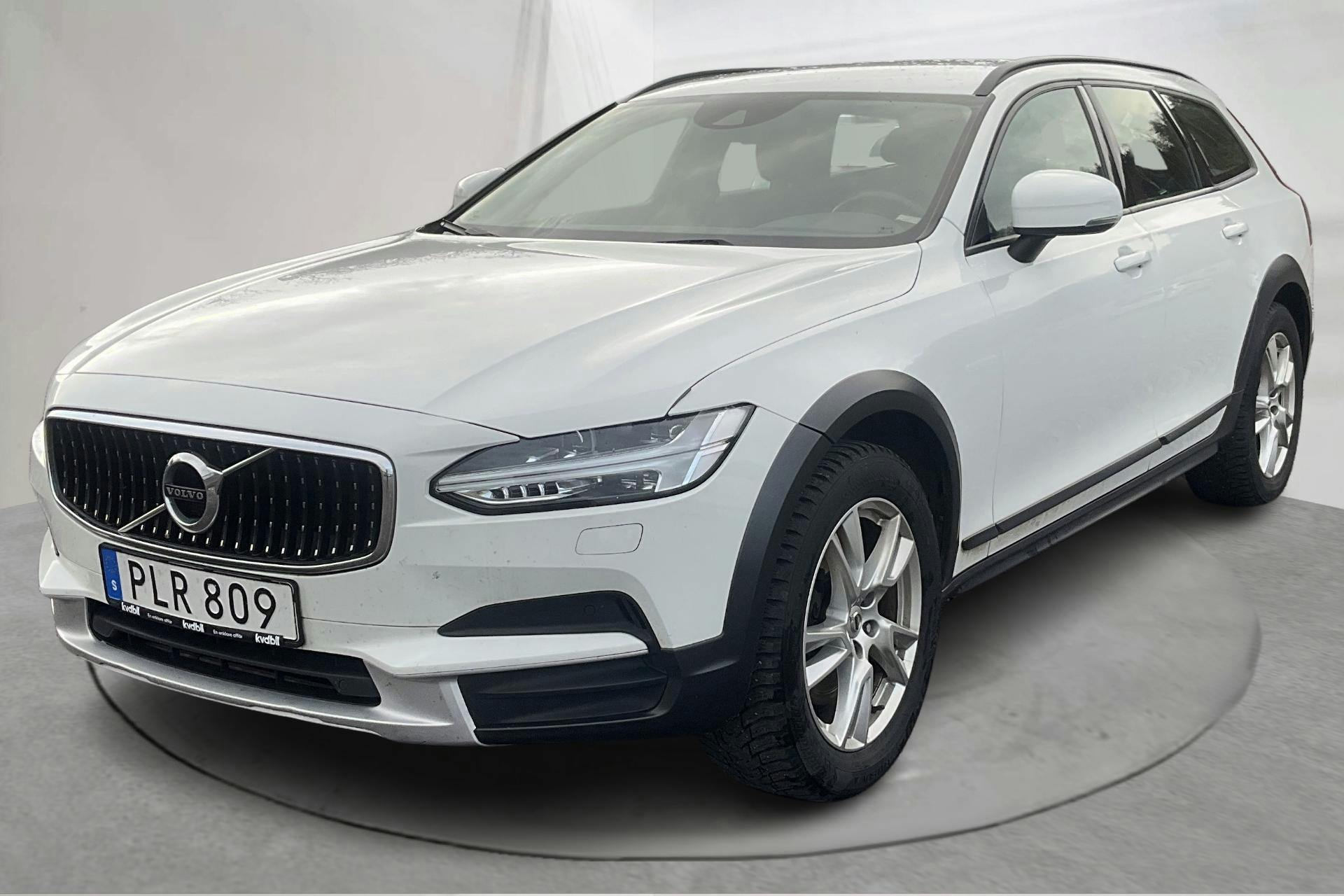 Presentation photo 1 of 13: Volvo V90 D4 Cross Country AWD (190hk) - 245 310 km - Manual - white - 2018