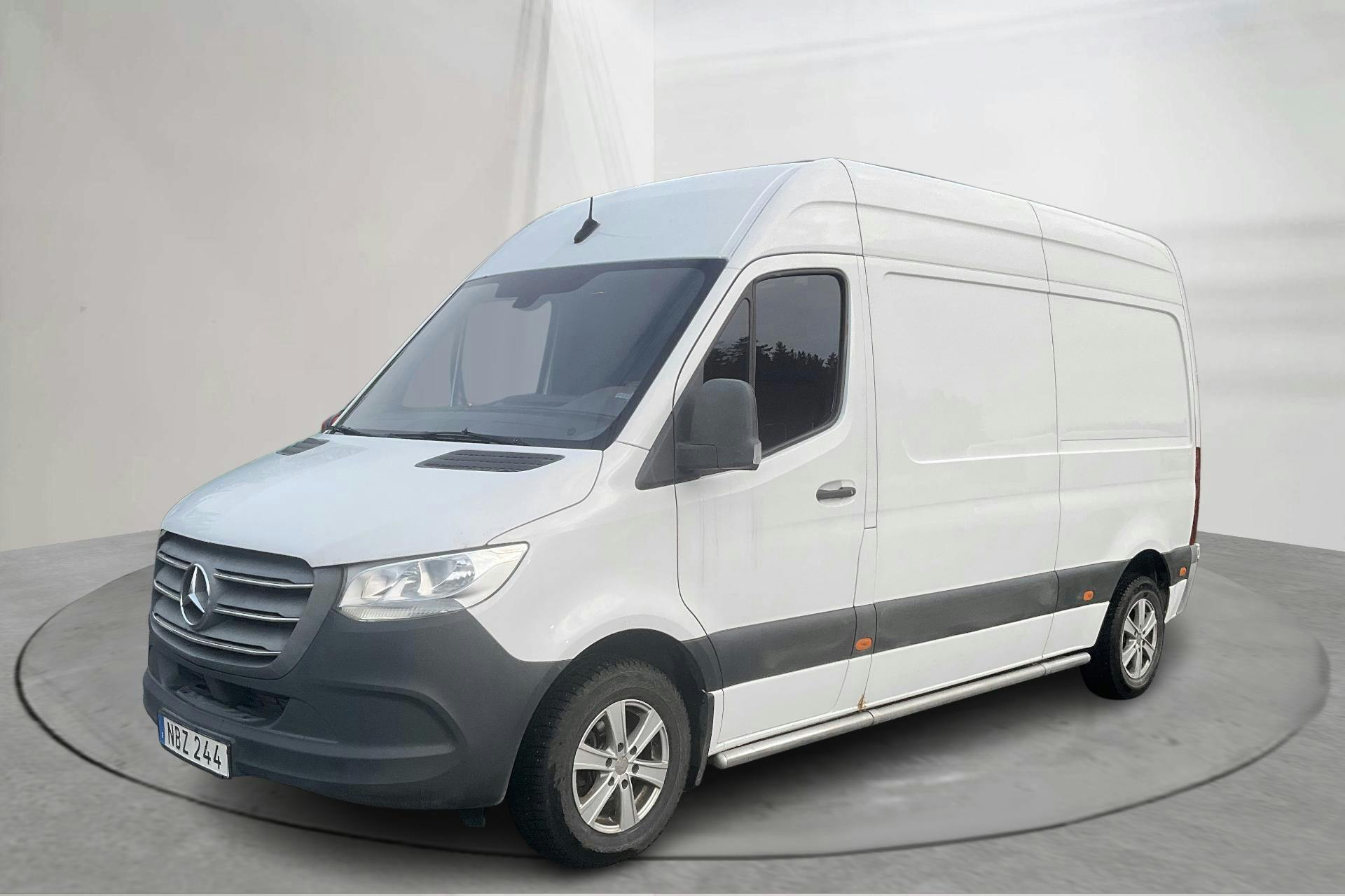 Presentation photo 1 of 13: Mercedes Sprinter 211 CDI Skåp 2WD (114hk) - 184 080 km - Automatic - white - 2018
