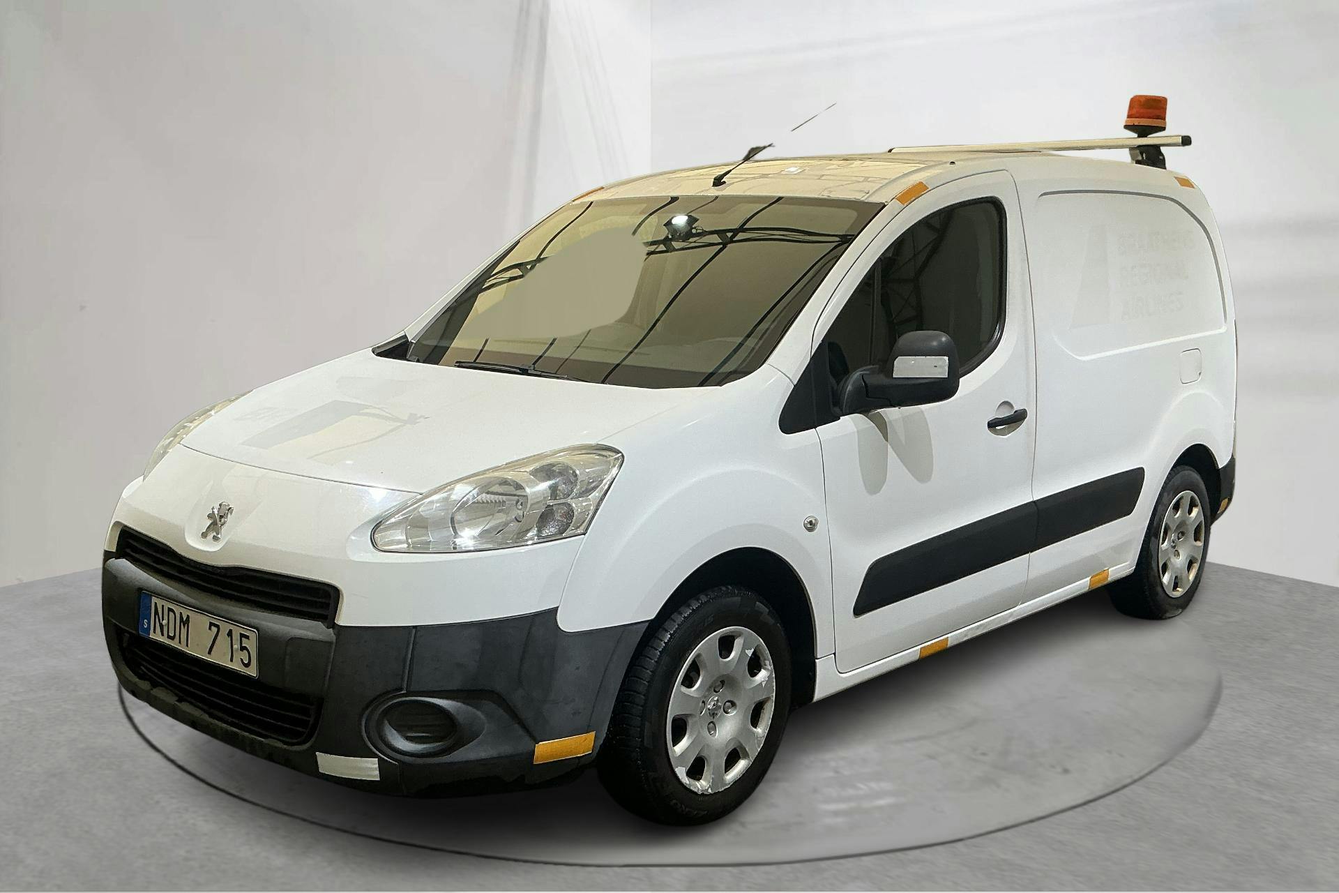 Presentationsfoto 1 av 12: Peugeot Partner 1.6 e-HDI Skåp (90hk) - 15 642 mil - Manuell - vit - 2012