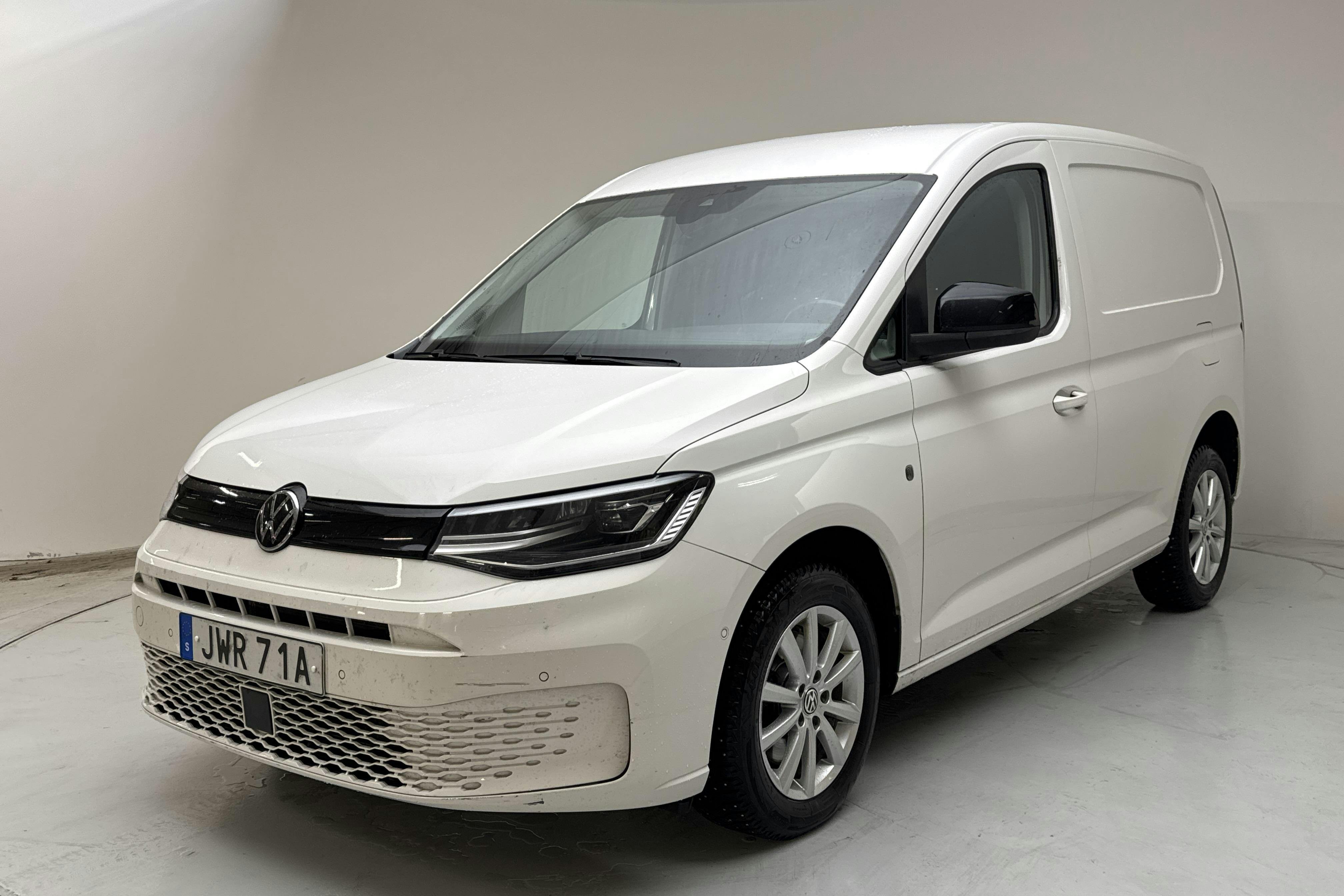 Presentationsfoto 1 av 14: VW Caddy Cargo 2.0 TDI Skåp (122hk) - 8 613 mil - Automat - vit - 2021