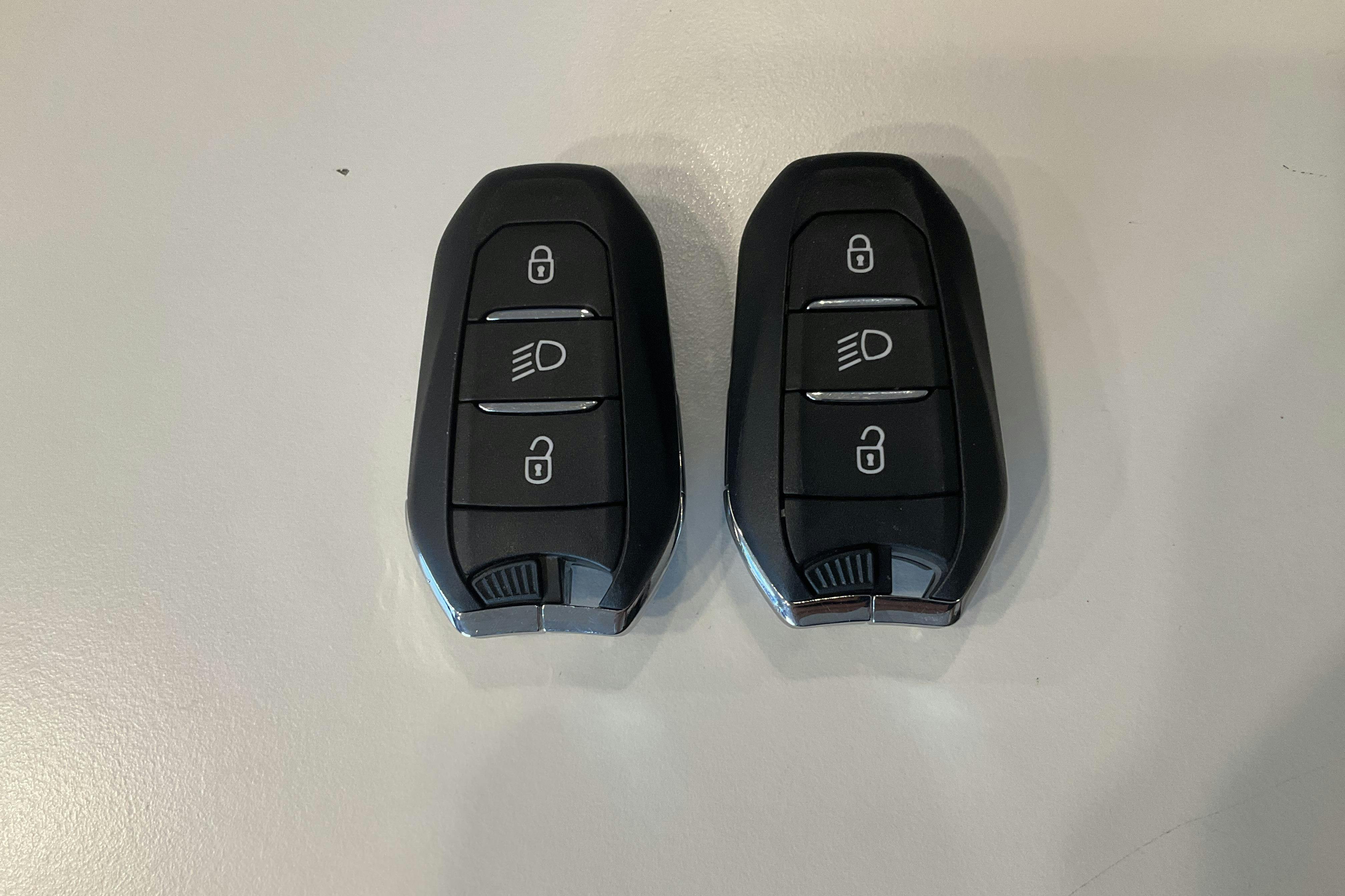 Esitlusfoto 17 aadressil 17: Citroën C4 X 1.2 PureTech (130hk) - 20 560 km - Automaatne - hall - 2023