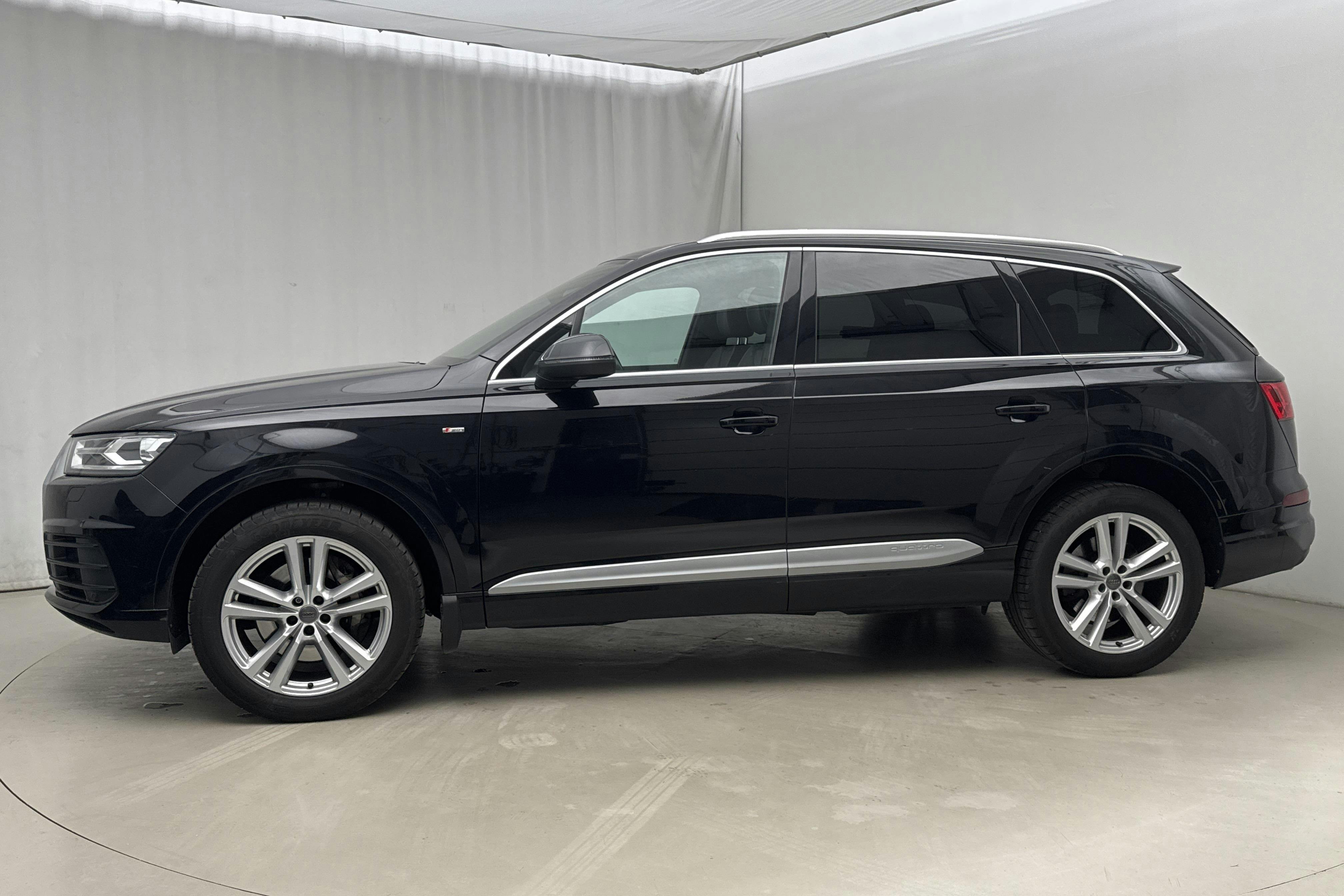 Esitlusfoto 2 aadressil 23: Audi Q7 3.0 TDI quattro (272hk) - 145 160 km - Automaatne - must - 2016