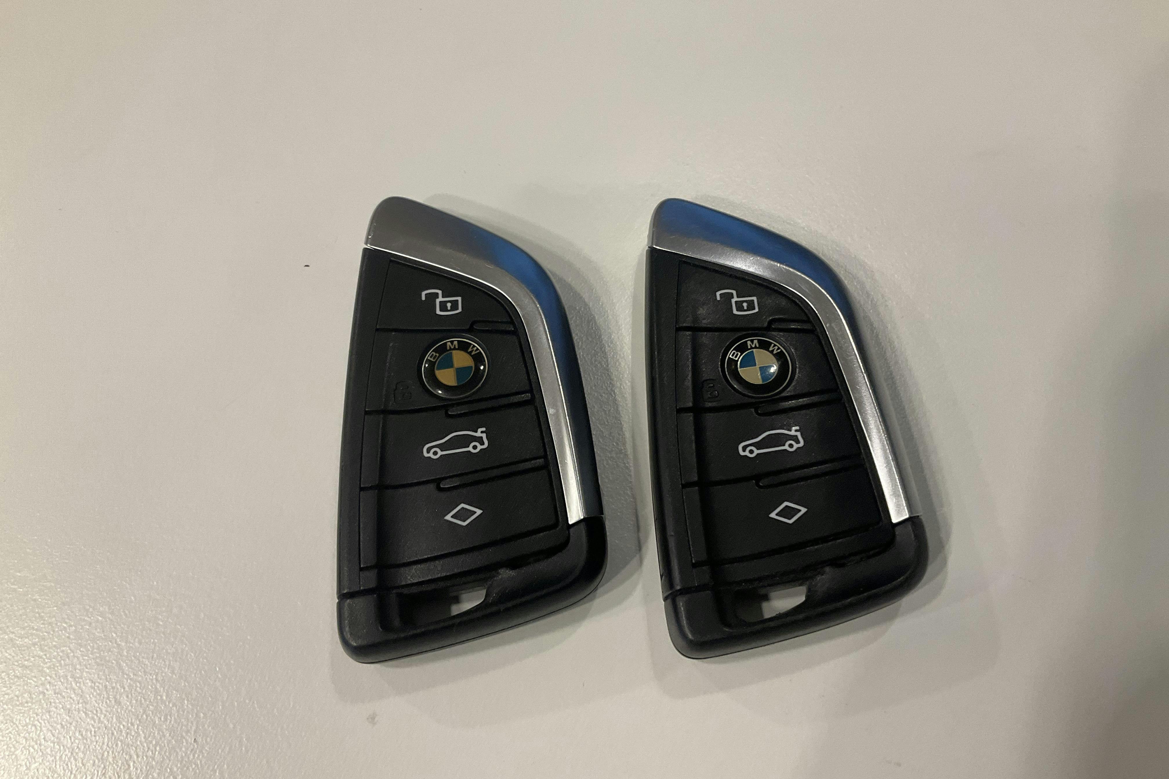 Presentationsfoto 25 av 25: BMW 330e xDrive Touring, G21 (292hk) - 8 624 mil - Automat - vit - 2022