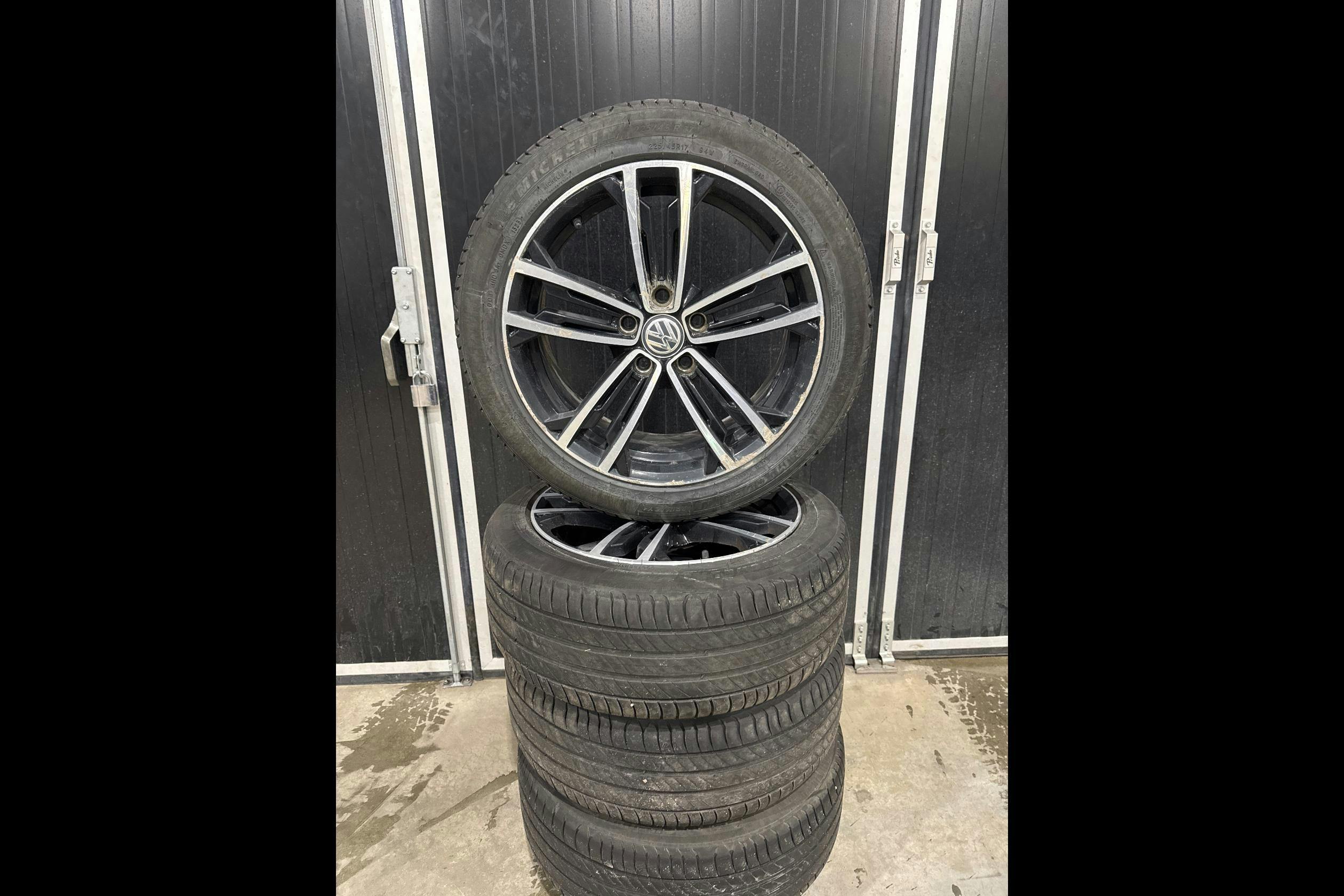 Presentationsfoto 17 av 17: VW Golf VII 1.4 Plug-in-Hybrid 5dr (204hk) - 22 345 mil - Automat - vit - 2015