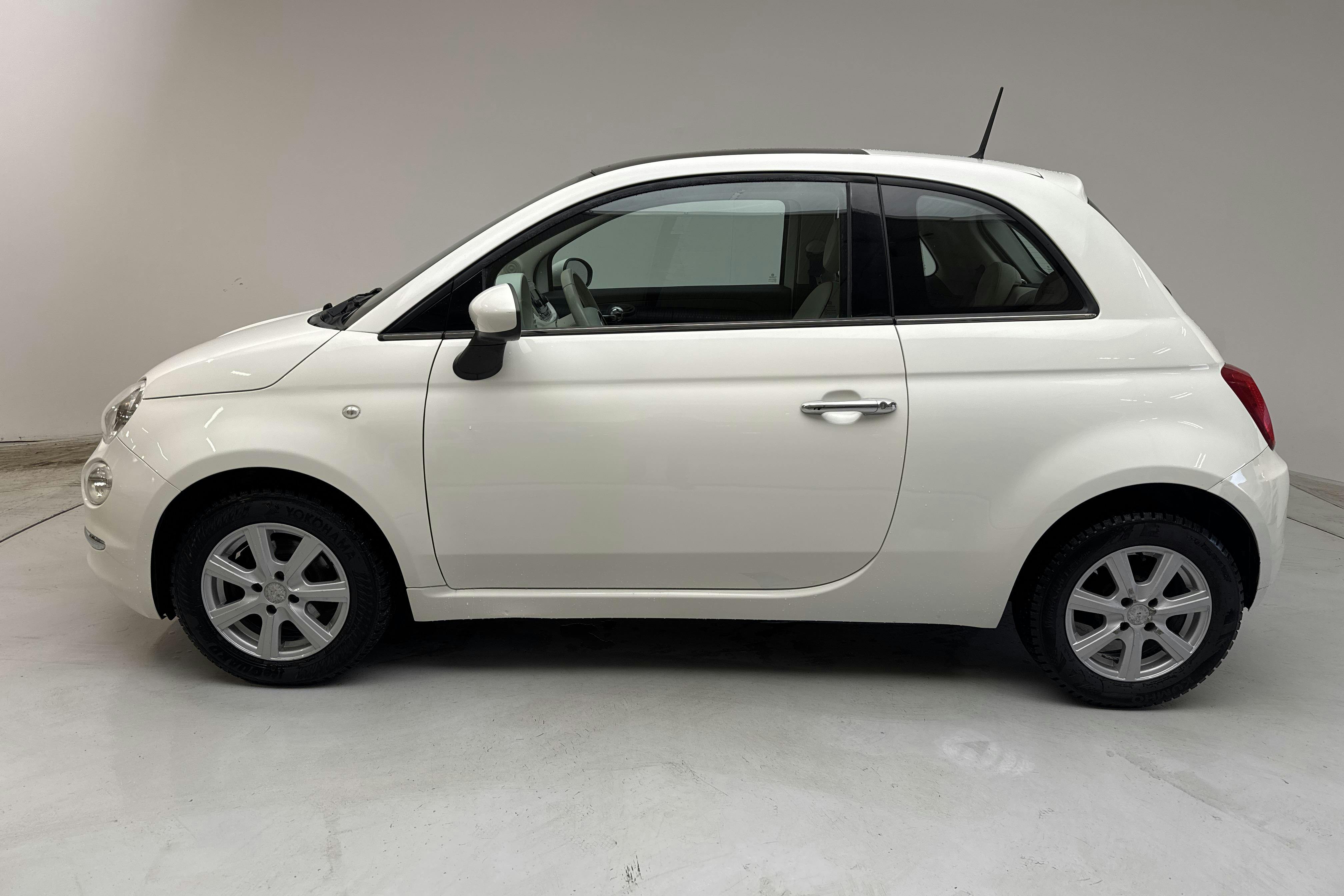 Presentation photo 2 of 13: Fiat 500 1.2 (69hk) - 111 530 km - Manual - white - 2017