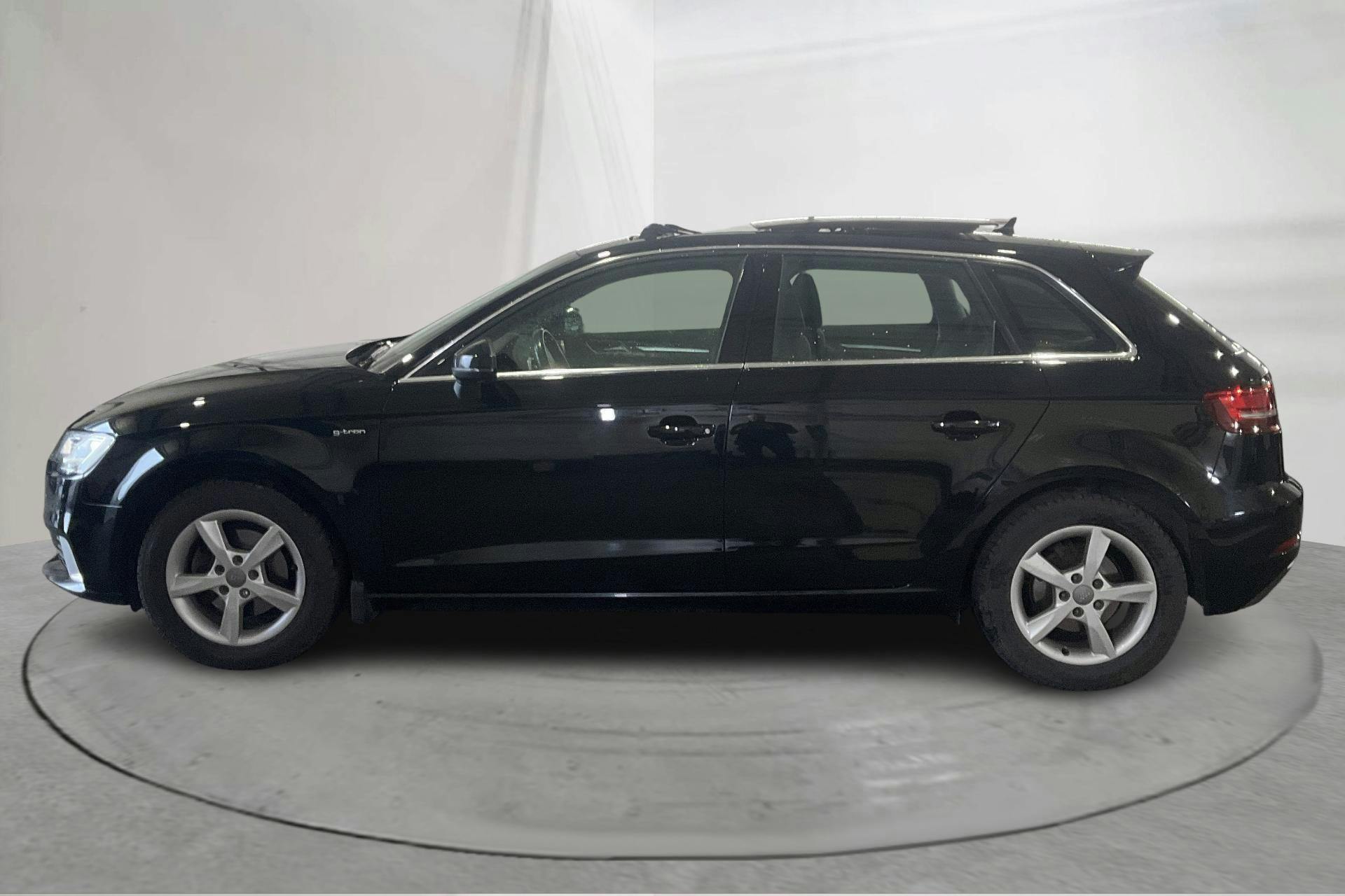 Presentation photo 2 of 16: Audi A3 1.4 TFSI g-tron Sportback (110hk) - 173 280 km - Automatic - black - 2017