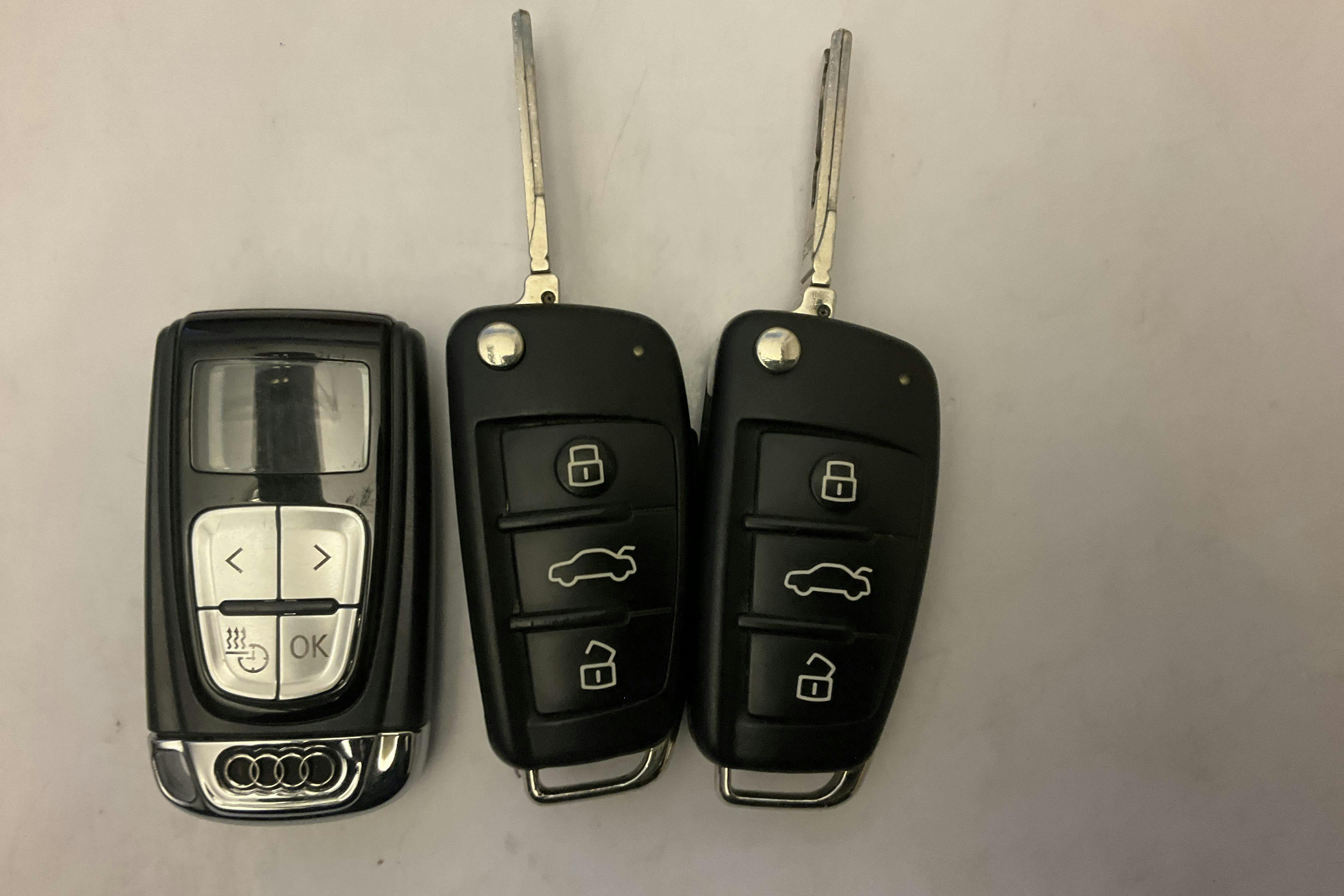 Presentation photo 16 of 16: Audi A3 1.4 TFSI g-tron Sportback (110hk) - 173 280 km - Automatic - black - 2017