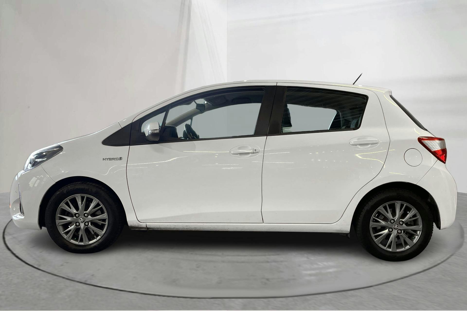 Presentationsfoto 2 av 14: Toyota Yaris 1.5 Hybrid 5dr (101hk) - 17 982 mil - Automat - vit - 2020