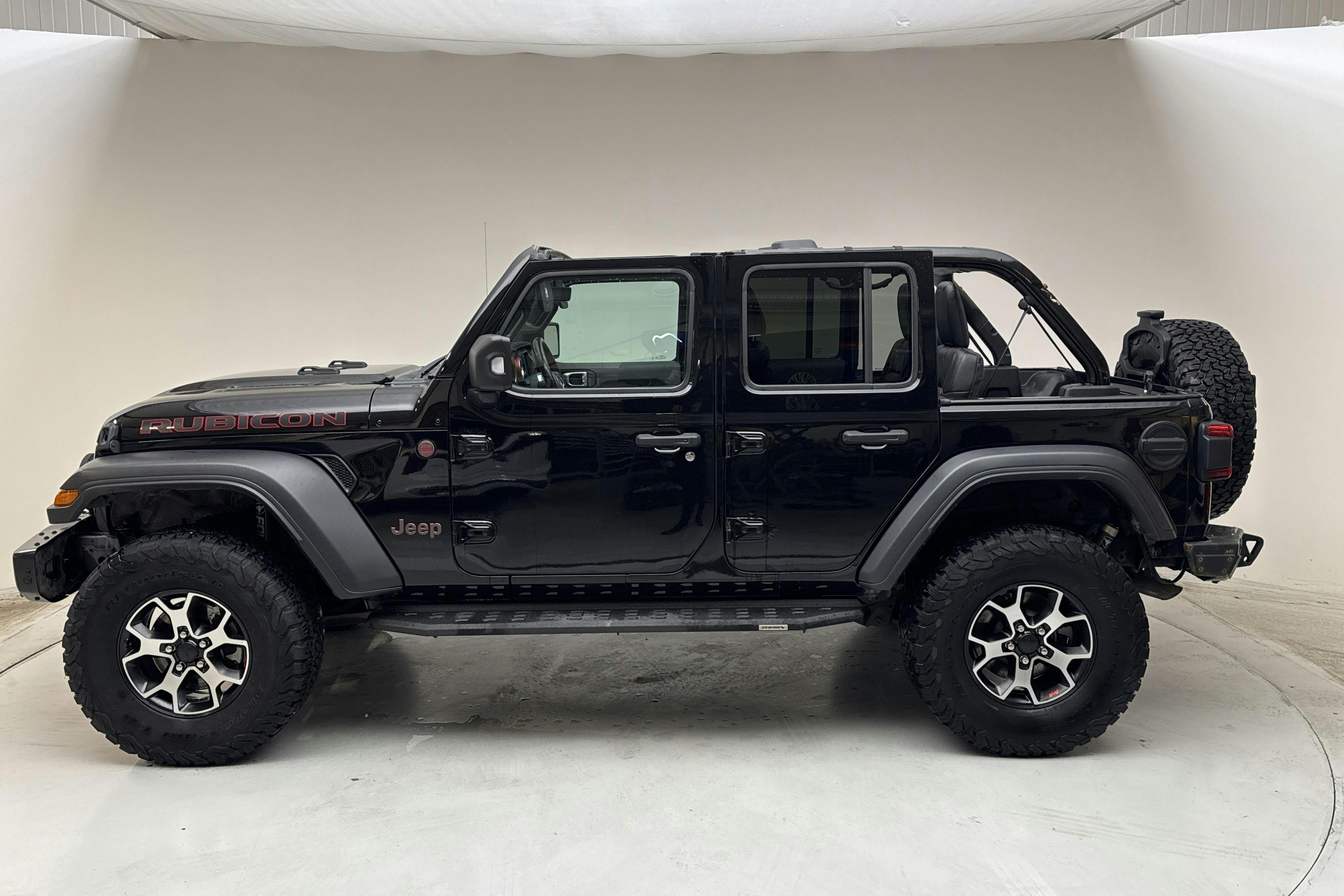 Presentationsfoto 2 av 23: Jeep Wrangler Unlimited 2.2D 4WD (200hk) - 9 541 mil - Automat - svart - 2020