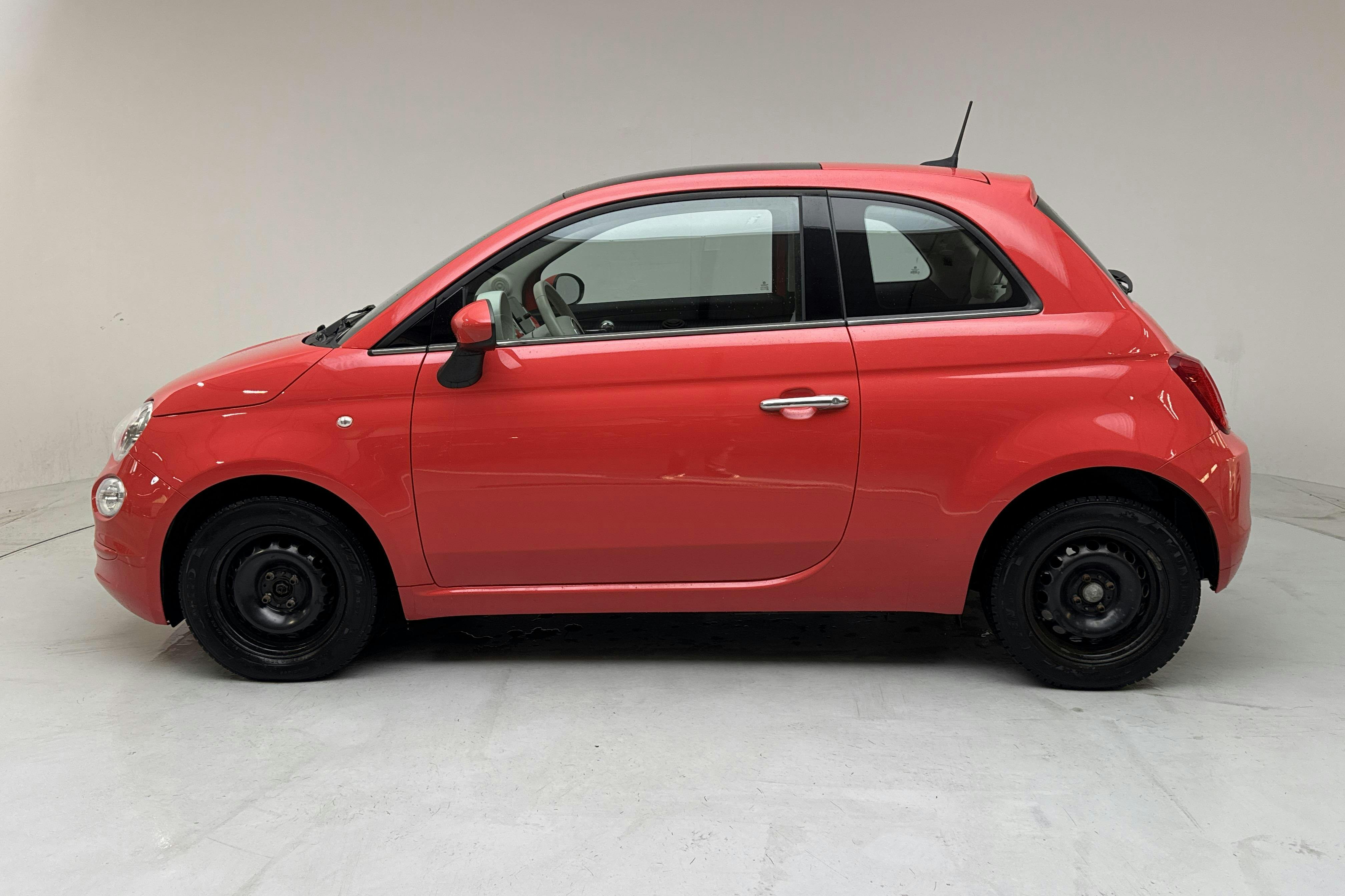 Presentation photo 2 of 13: Fiat 500 1.2 (69hk) - 67 180 km - Manual - red - 2019
