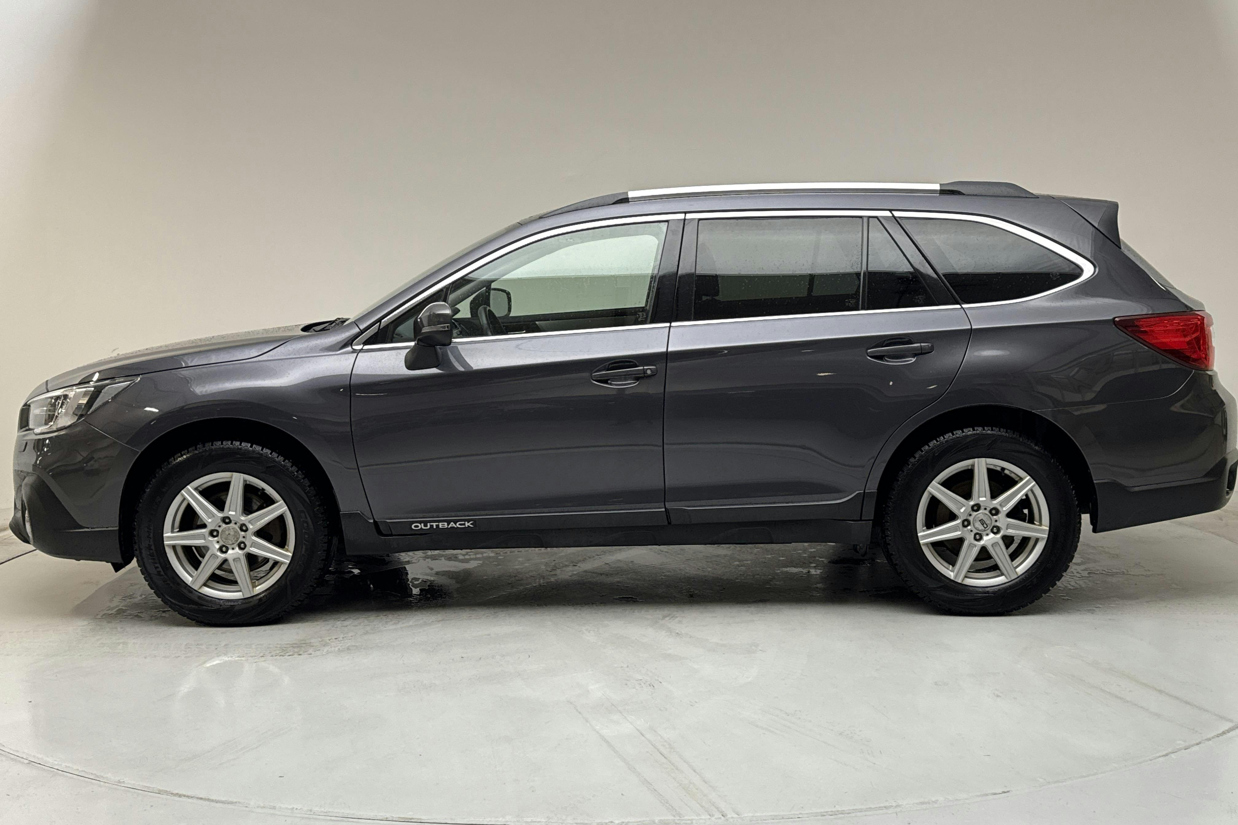 Esittelykuva 2 osoitteesta 14: Subaru Outback 2.5i 4WD (175hk) - 95 020 km - Automaattinen - harmaa - 2019