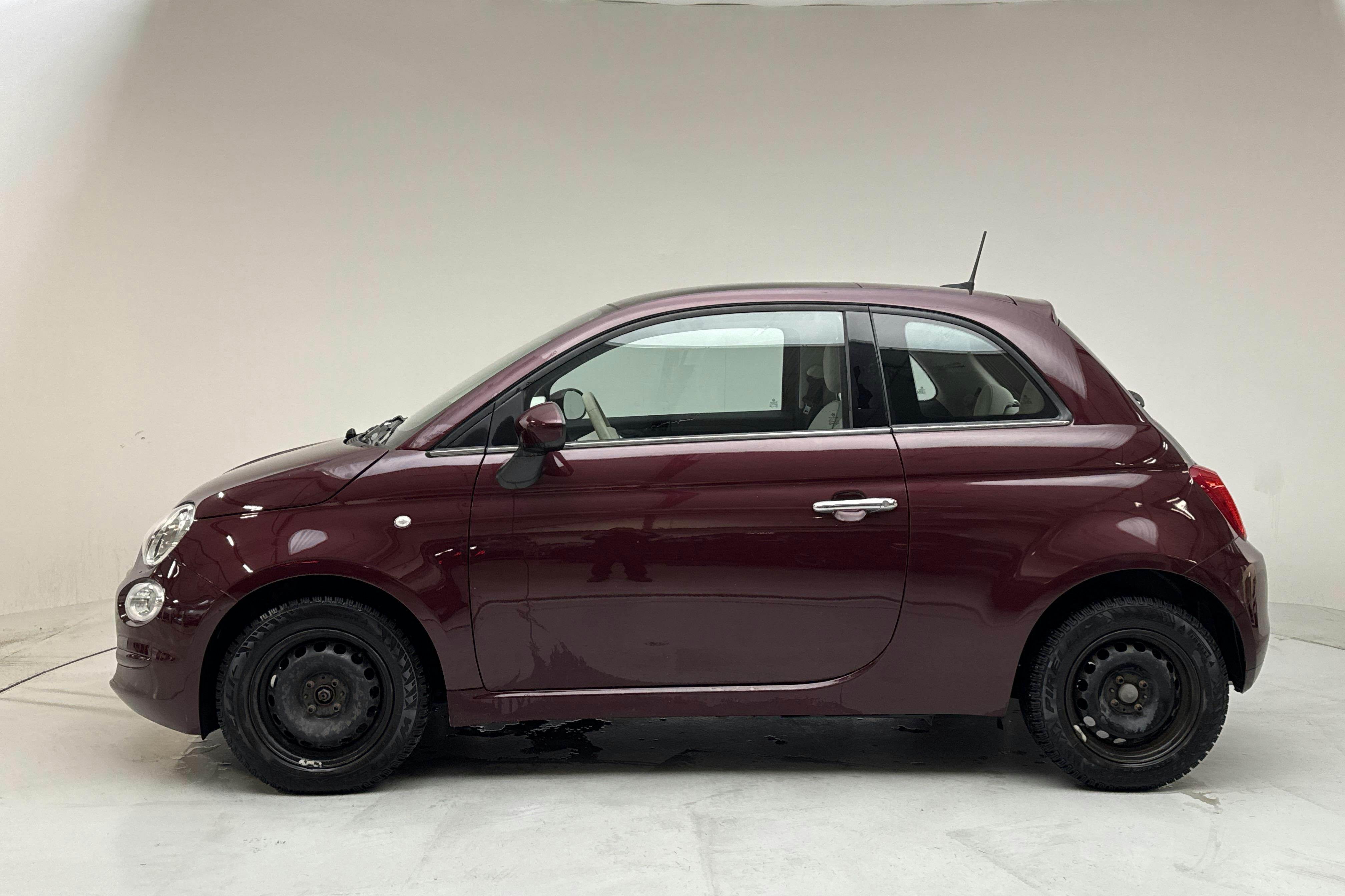 Presentation photo 2 of 13: Fiat 500 1.2 (69hk) - 61 590 km - Manual - red - 2019