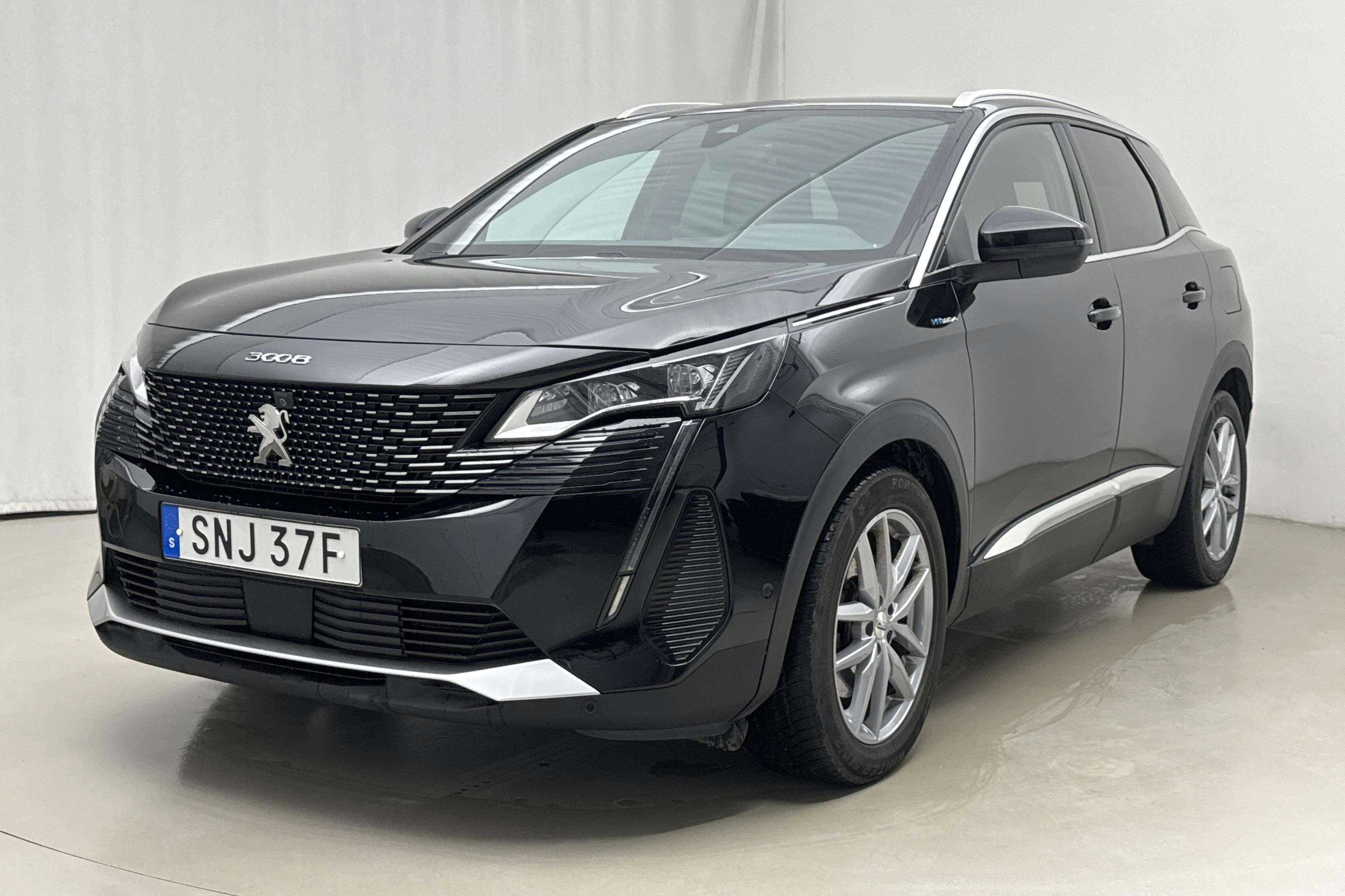 Presentation photo 1 of 22: Peugeot 3008 1.6 Plug-in Hybrid 4 (300hk) - 84 300 km - Automatic - black - 2021