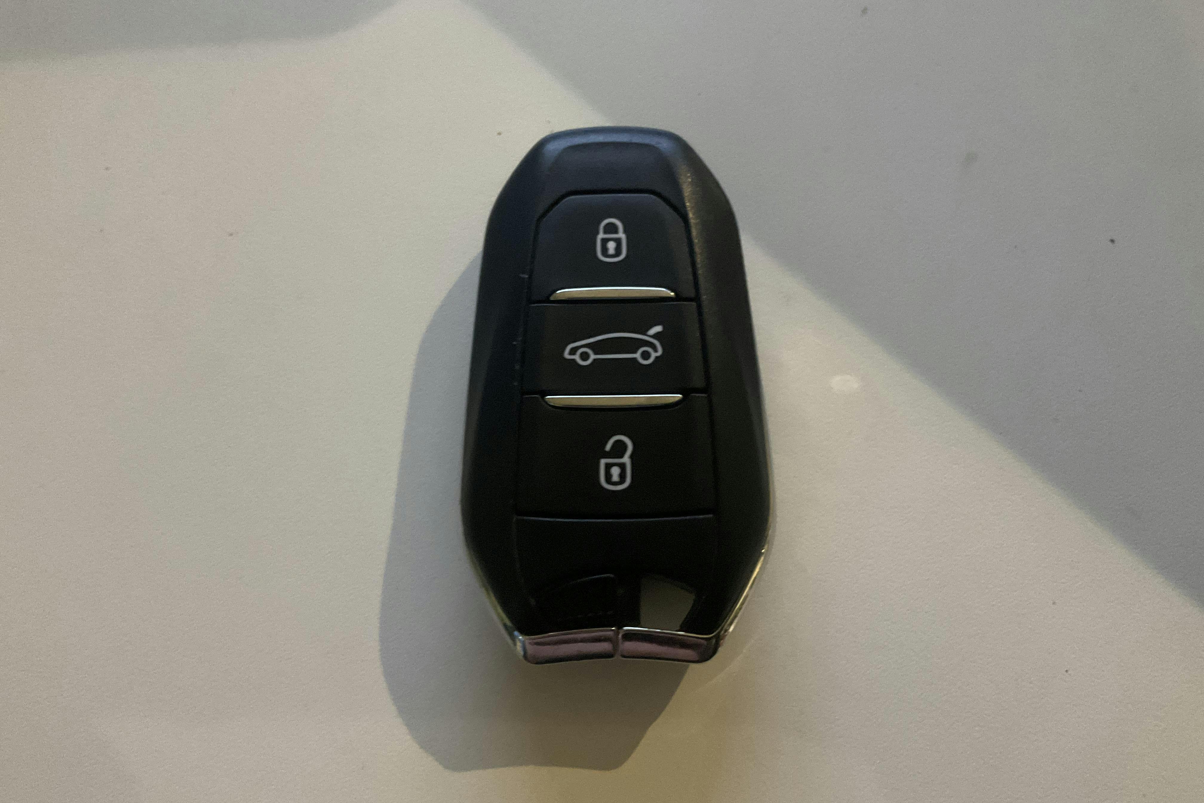 Presentationsfoto 19 av 19: Peugeot 3008 1.6 Plug-in Hybrid 4 (300hk) - 7 475 mil - Automat - grå - 2021