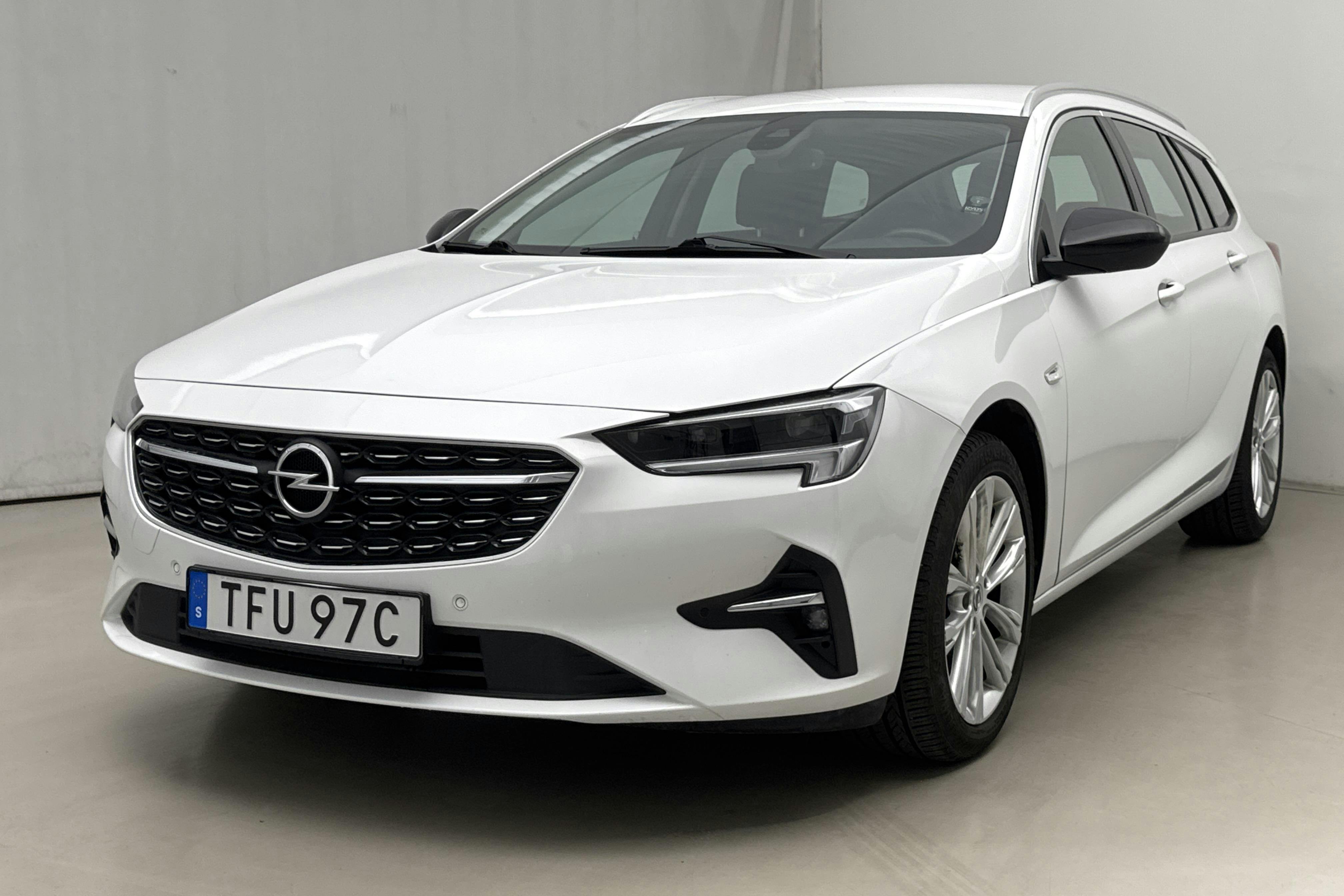 Opel Insignia Sport Tourer D174 (174hk) - 19 687 mil - Automat - vit - 2021