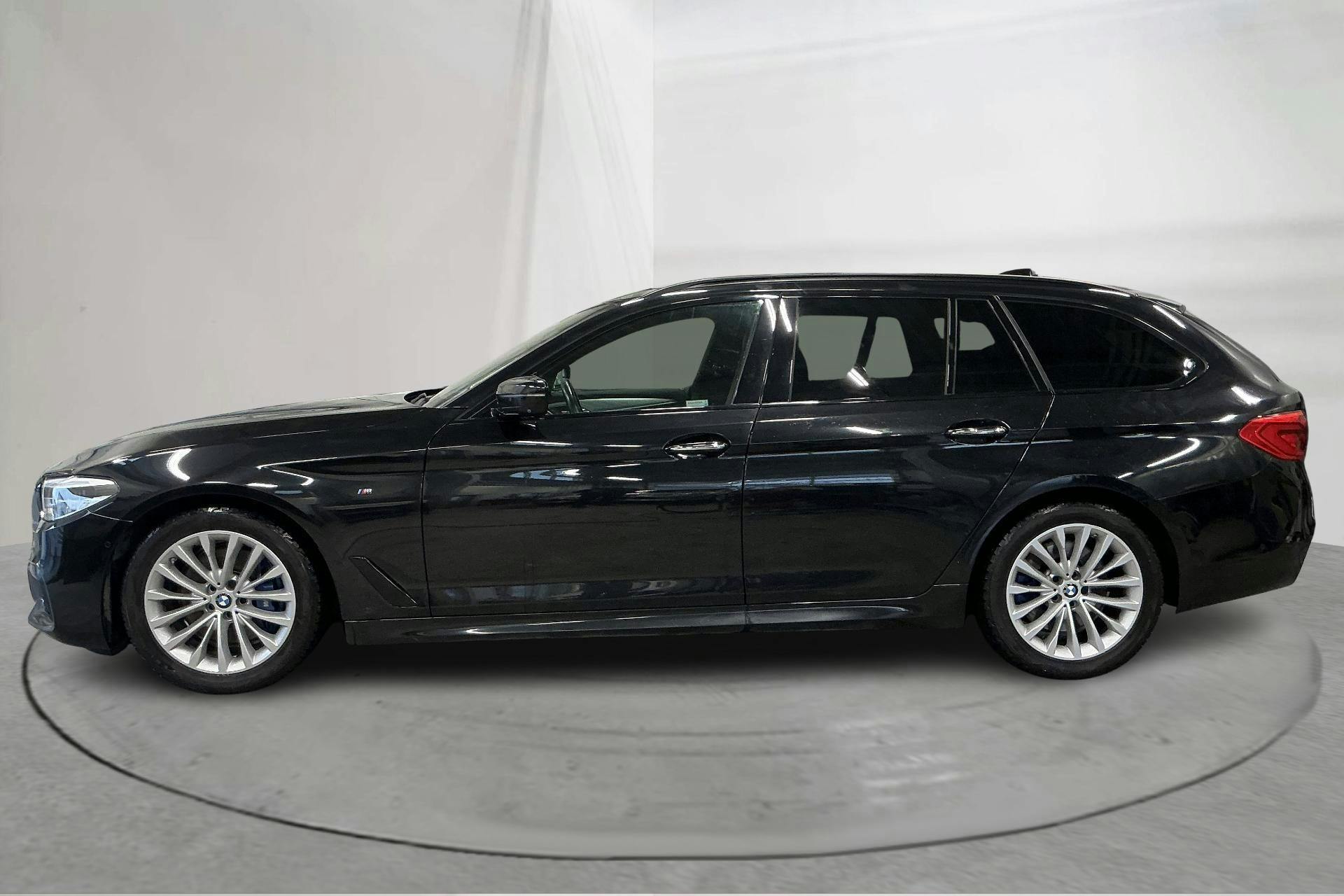 Presentation photo 2 of 21: BMW 530d xDrive Touring, G31 (265hk) - 132 080 km - Automatic - black - 2018