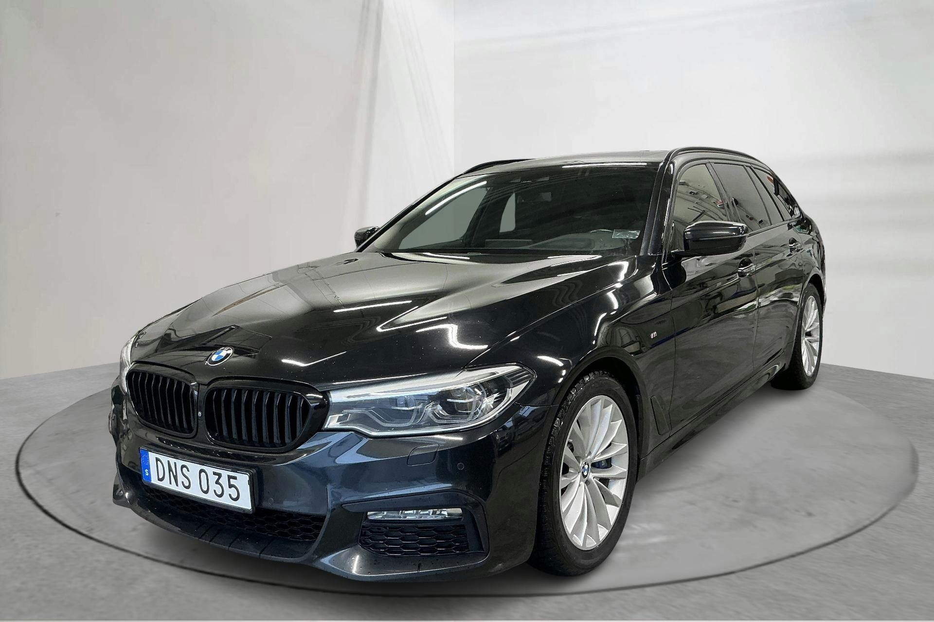 Presentation photo 1 of 21: BMW 530d xDrive Touring, G31 (265hk) - 132 080 km - Automatic - black - 2018
