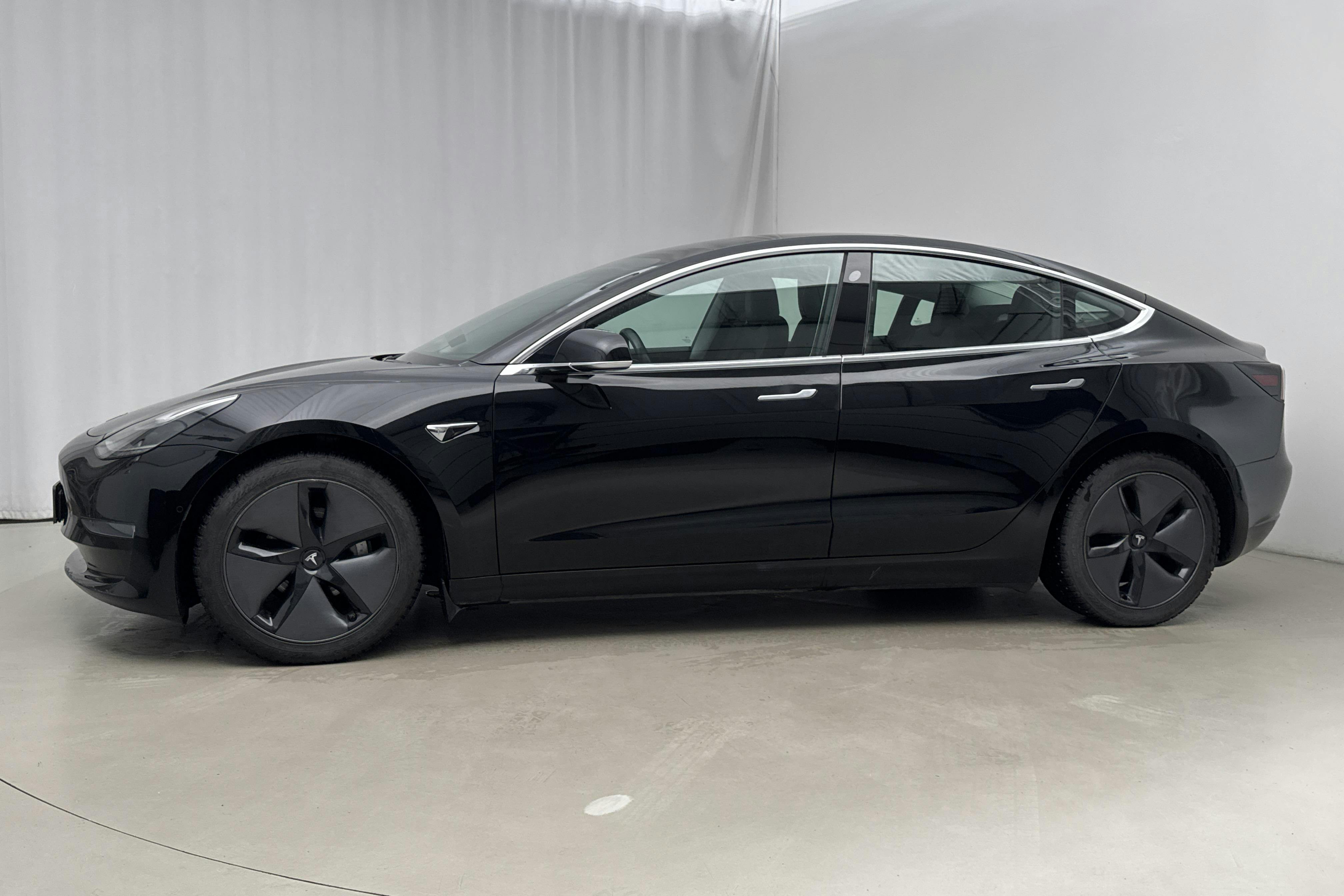 Presentation photo 2 of 24: Tesla Model 3 Long Range Dual Motor AWD - 80 550 km - Automatic - black - 2019