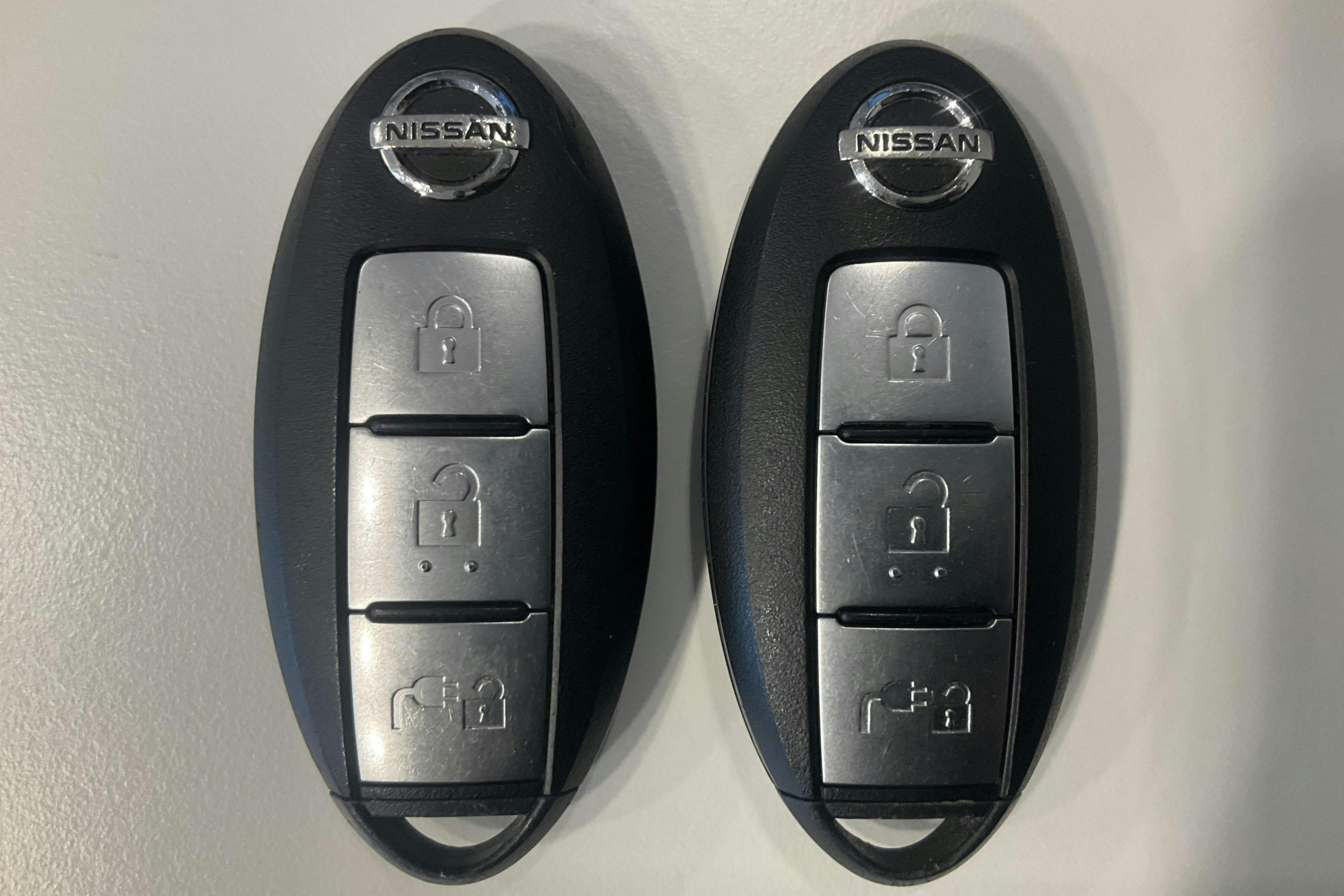 Presentation photo 21 of 21: Nissan LEAF 5dr (109hk) - 56 900 km - Automatic - white - 2016