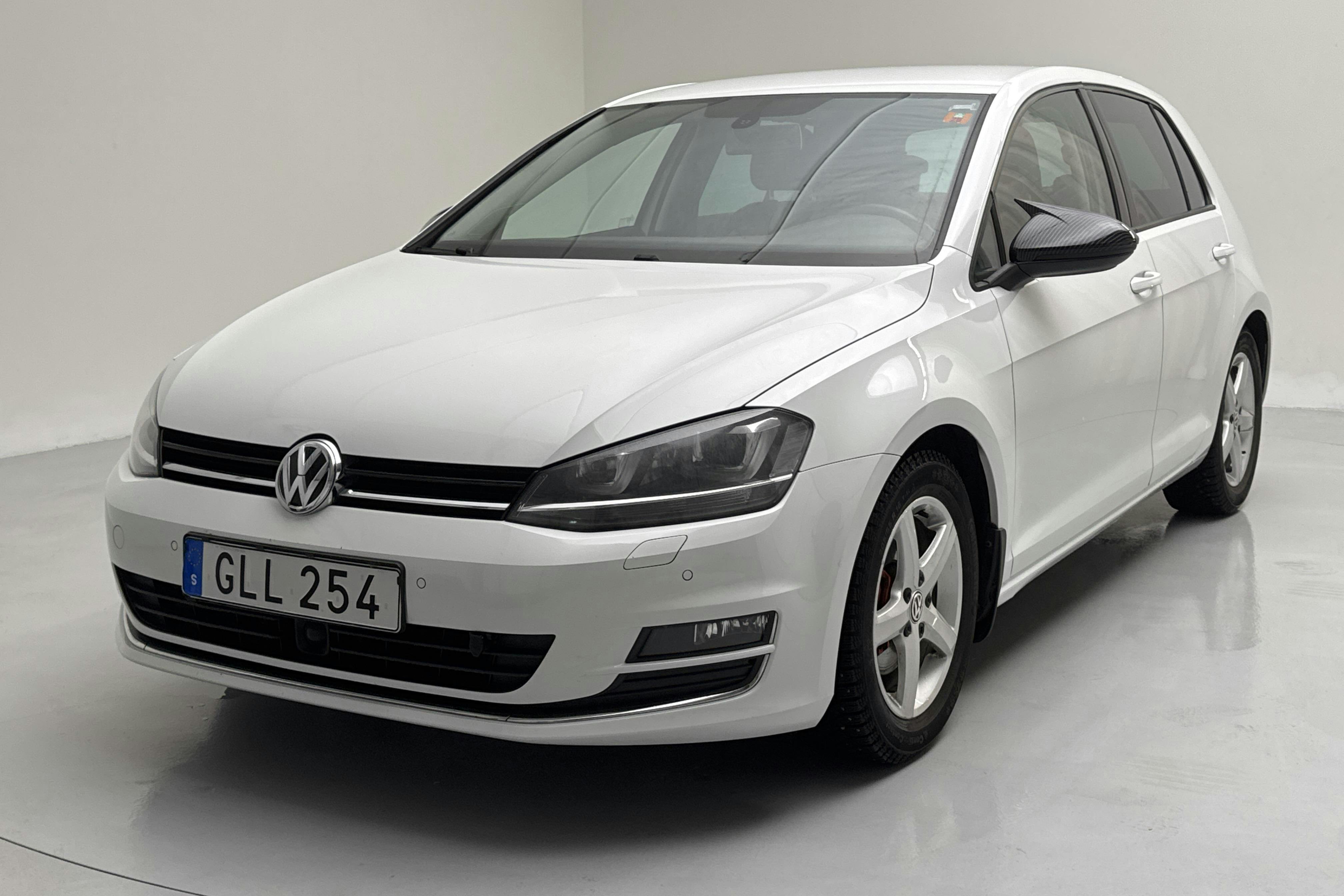 Presentationsfoto 1 av 12: VW Golf VII 1.4 TSI 5dr (140hk) - 6 677 mil - Manuell - vit - 2013
