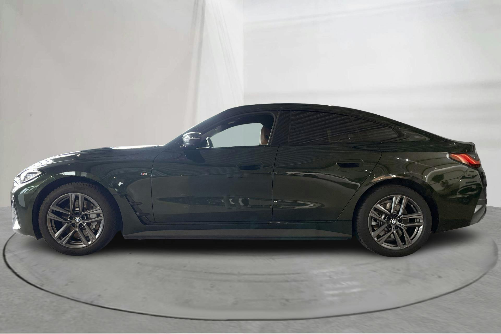 Presentation photo 2 of 20: BMW i4 eDrive40, G26 (340hk) - 117 080 km - Automatic - green - 2024