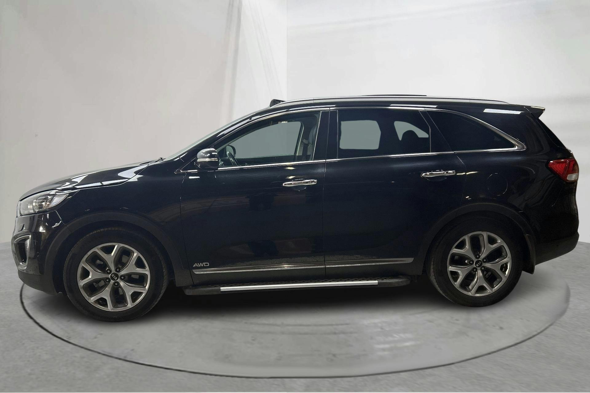 Presentationsfoto 2 av 25: KIA Sorento 2.2 CRDi (200hk) - 21 852 mil - Automat - svart - 2016