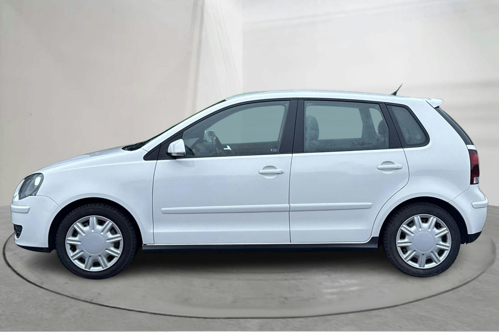 Presentationsfoto 2 av 13: VW Polo 1.8 GTI 5dr (150hk) - 12 417 mil - Manuell - vit - 2009